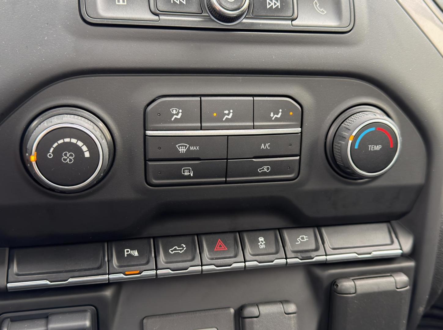 2021 WHITE /Black Chevrolet Silverado 2500HD Work Truck Regular Cab 4WD (1GC3YLE73MF) with an 6.6L V8 engine, Automatic transmission, located at 2990 Old Orchard Rd., Jackson, MO, 63755, 37.354214, -89.612106 - 2021 Chevrolet Silverado 2500HD 1-Owner 188xxx miles 4x4 6.6L V8 Automatic Backup Camera Bluetooth Cruise Power Windows/Locks/Mirrors We have financing available and we accept trades! Fill out a credit application on our website or come by today! If you have any questions, give us a call - Photo#22