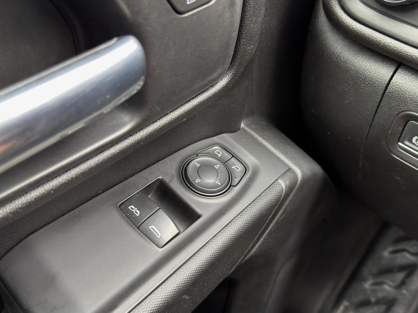 2021 WHITE /Black Chevrolet Silverado 2500HD Work Truck Regular Cab 4WD (1GC3YLE73MF) with an 6.6L V8 engine, Automatic transmission, located at 2990 Old Orchard Rd., Jackson, MO, 63755, 37.354214, -89.612106 - 2021 Chevrolet Silverado 2500HD 1-Owner 188xxx miles 4x4 6.6L V8 Automatic Backup Camera Bluetooth Cruise Power Windows/Locks/Mirrors We have financing available and we accept trades! Fill out a credit application on our website or come by today! If you have any questions, give us a call - Photo#24