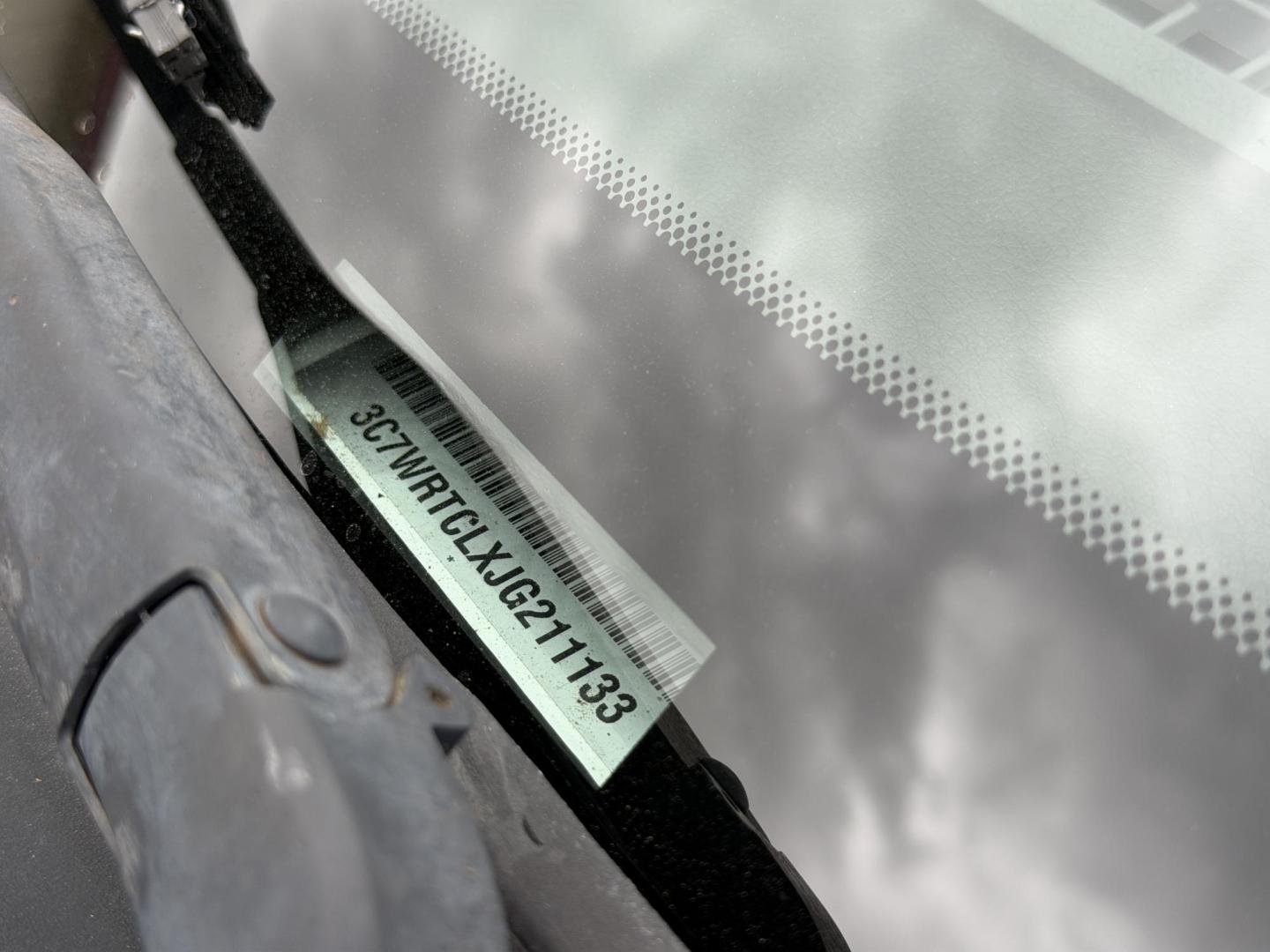 2018 WHITE /Gray RAM 3500 Crew Cab 4WD DRW (3C7WRTCLXJG) with an 6.7L I6 TURBO DIESEL engine, Automatic transmission, located at 2990 Old Orchard Rd., Jackson, MO, 63755, 37.354214, -89.612106 - 2018 Ram 3500 Heavy Duty Chassis 257xxx miles 4x4 6.7L I6 Turbo Diesel Automatic Backup Camera Bluetooth Cruise Power Windows/Locks/Mirrors We have financing available and we accept trades! Fill out a credit application on our website or come by today! If you have any questions, give us a - Photo#42