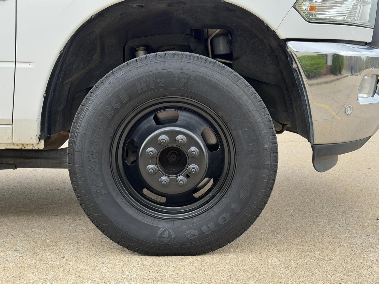 2018 WHITE /Gray RAM 3500 Crew Cab 4WD DRW (3C7WRTCLXJG) with an 6.7L I6 TURBO DIESEL engine, Automatic transmission, located at 2990 Old Orchard Rd., Jackson, MO, 63755, 37.354214, -89.612106 - 2018 Ram 3500 Heavy Duty Chassis 257xxx miles 4x4 6.7L I6 Turbo Diesel Automatic Backup Camera Bluetooth Cruise Power Windows/Locks/Mirrors We have financing available and we accept trades! Fill out a credit application on our website or come by today! If you have any questions, give us a - Photo#33