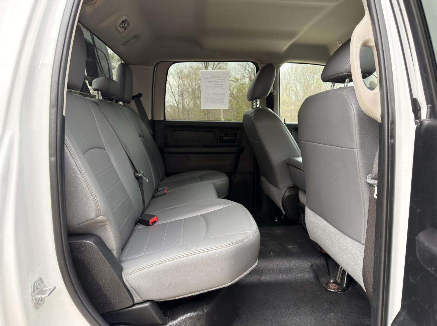 2018 WHITE /Gray RAM 3500 Crew Cab 4WD DRW (3C7WRTCLXJG) with an 6.7L I6 TURBO DIESEL engine, Automatic transmission, located at 2990 Old Orchard Rd., Jackson, MO, 63755, 37.354214, -89.612106 - 2018 Ram 3500 Heavy Duty Chassis 257xxx miles 4x4 6.7L I6 Turbo Diesel Automatic Backup Camera Bluetooth Cruise Power Windows/Locks/Mirrors We have financing available and we accept trades! Fill out a credit application on our website or come by today! If you have any questions, give us a - Photo#16