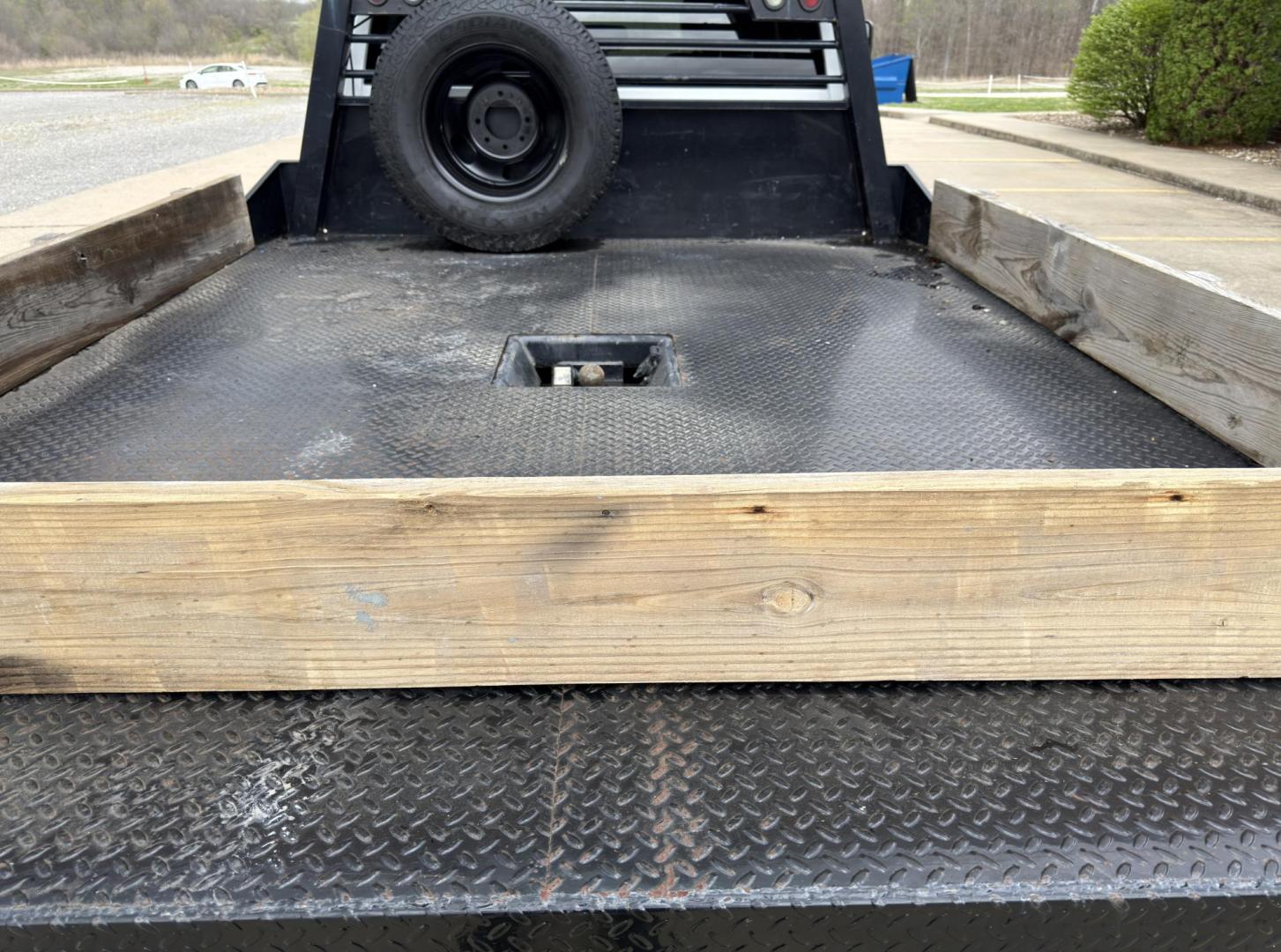 2018 WHITE /Gray RAM 3500 Crew Cab 4WD DRW (3C7WRTCLXJG) with an 6.7L I6 TURBO DIESEL engine, Automatic transmission, located at 2990 Old Orchard Rd., Jackson, MO, 63755, 37.354214, -89.612106 - 2018 Ram 3500 Heavy Duty Chassis 257xxx miles 4x4 6.7L I6 Turbo Diesel Automatic Backup Camera Bluetooth Cruise Power Windows/Locks/Mirrors We have financing available and we accept trades! Fill out a credit application on our website or come by today! If you have any questions, give us a - Photo#17