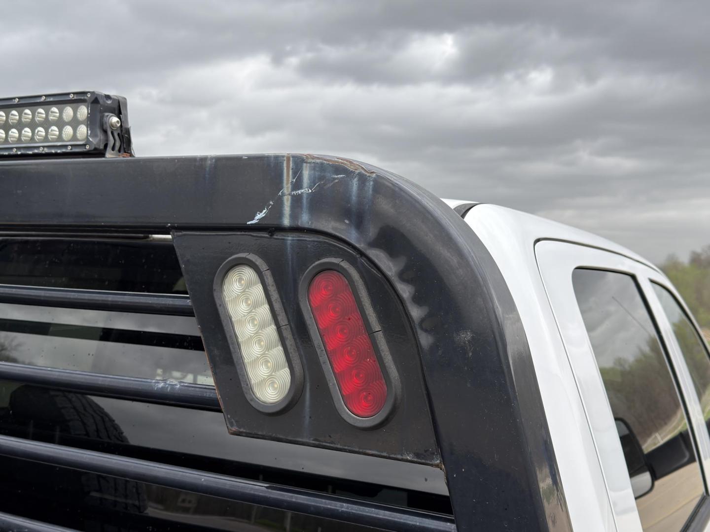 2018 WHITE /Gray RAM 3500 Crew Cab 4WD DRW (3C7WRTCLXJG) with an 6.7L I6 TURBO DIESEL engine, Automatic transmission, located at 2990 Old Orchard Rd., Jackson, MO, 63755, 37.354214, -89.612106 - 2018 Ram 3500 Heavy Duty Chassis 257xxx miles 4x4 6.7L I6 Turbo Diesel Automatic Backup Camera Bluetooth Cruise Power Windows/Locks/Mirrors We have financing available and we accept trades! Fill out a credit application on our website or come by today! If you have any questions, give us a - Photo#38