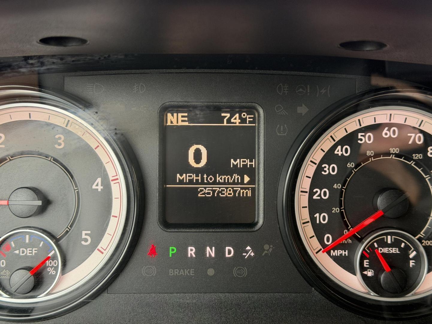 2018 WHITE /Gray RAM 3500 Crew Cab 4WD DRW (3C7WRTCLXJG) with an 6.7L I6 TURBO DIESEL engine, Automatic transmission, located at 2990 Old Orchard Rd., Jackson, MO, 63755, 37.354214, -89.612106 - 2018 Ram 3500 Heavy Duty Chassis 257xxx miles 4x4 6.7L I6 Turbo Diesel Automatic Backup Camera Bluetooth Cruise Power Windows/Locks/Mirrors We have financing available and we accept trades! Fill out a credit application on our website or come by today! If you have any questions, give us a - Photo#19