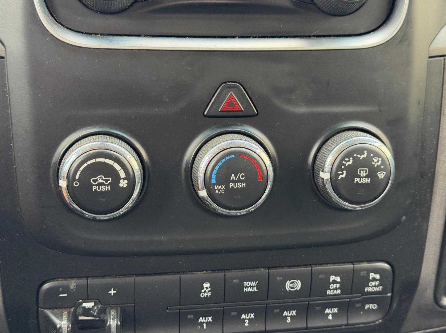 2018 WHITE /Gray RAM 3500 Crew Cab 4WD DRW (3C7WRTCLXJG) with an 6.7L I6 TURBO DIESEL engine, Automatic transmission, located at 2990 Old Orchard Rd., Jackson, MO, 63755, 37.354214, -89.612106 - 2018 Ram 3500 Heavy Duty Chassis 257xxx miles 4x4 6.7L I6 Turbo Diesel Automatic Backup Camera Bluetooth Cruise Power Windows/Locks/Mirrors We have financing available and we accept trades! Fill out a credit application on our website or come by today! If you have any questions, give us a - Photo#25