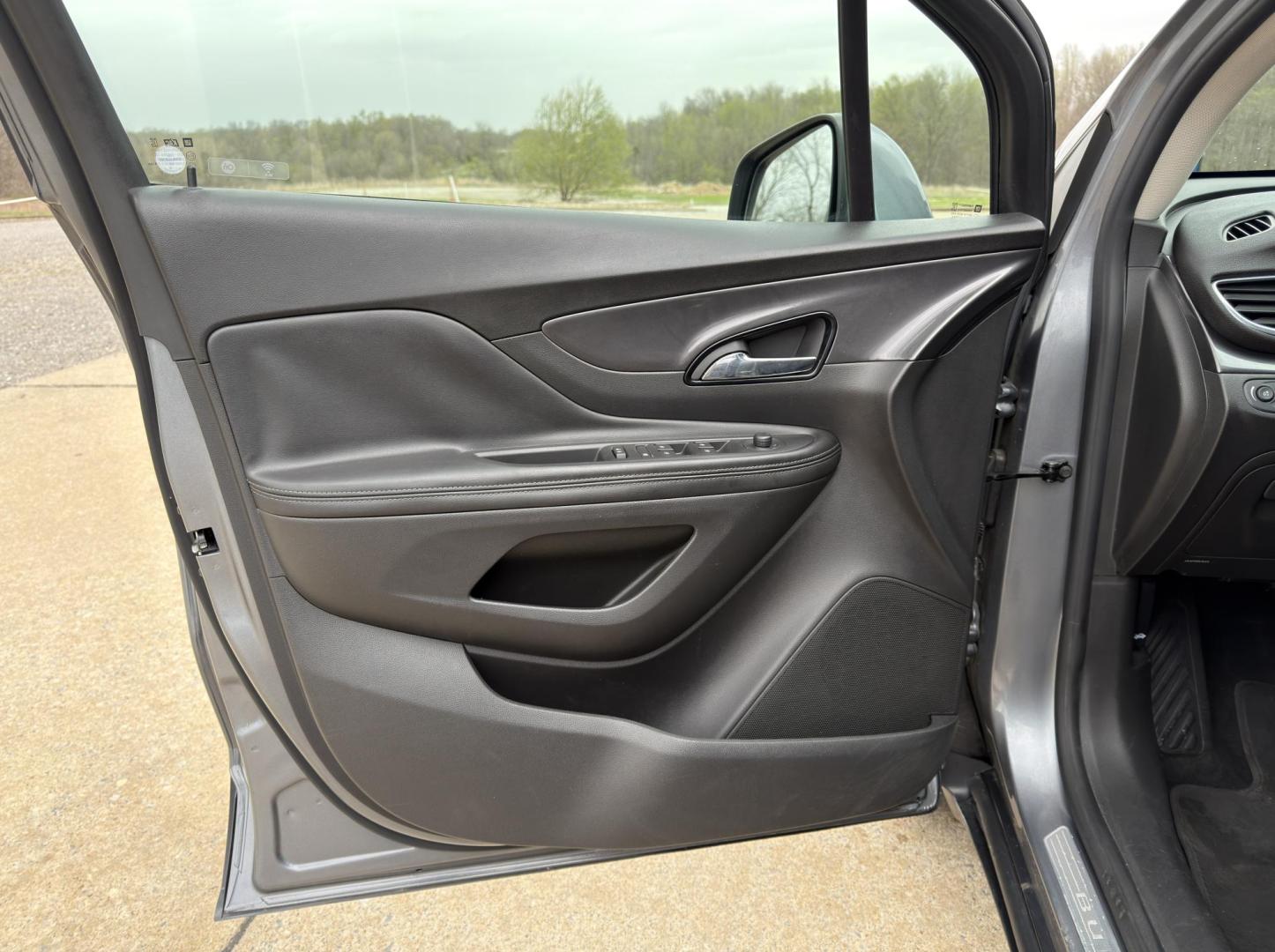 2019 GRAY /Black Buick Encore Preferred FWD (KL4CJASB8KB) with an 1.4L 4 Cyl. TURBO engine, Automatic transmission, located at 2990 Old Orchard Rd., Jackson, MO, 63755, 37.354214, -89.612106 - 2019 Buick Encore Preferred 112xxx miles Front Wheel Drive 1.4L 4 Cyl. Automatic Backup Camera Power Driver Seat Bluetooth Cruise Power Windows/Locks/Mirrors We have financing available and we accept trades! Fill out a credit application on our website or come by today! If you have any qu - Photo#11