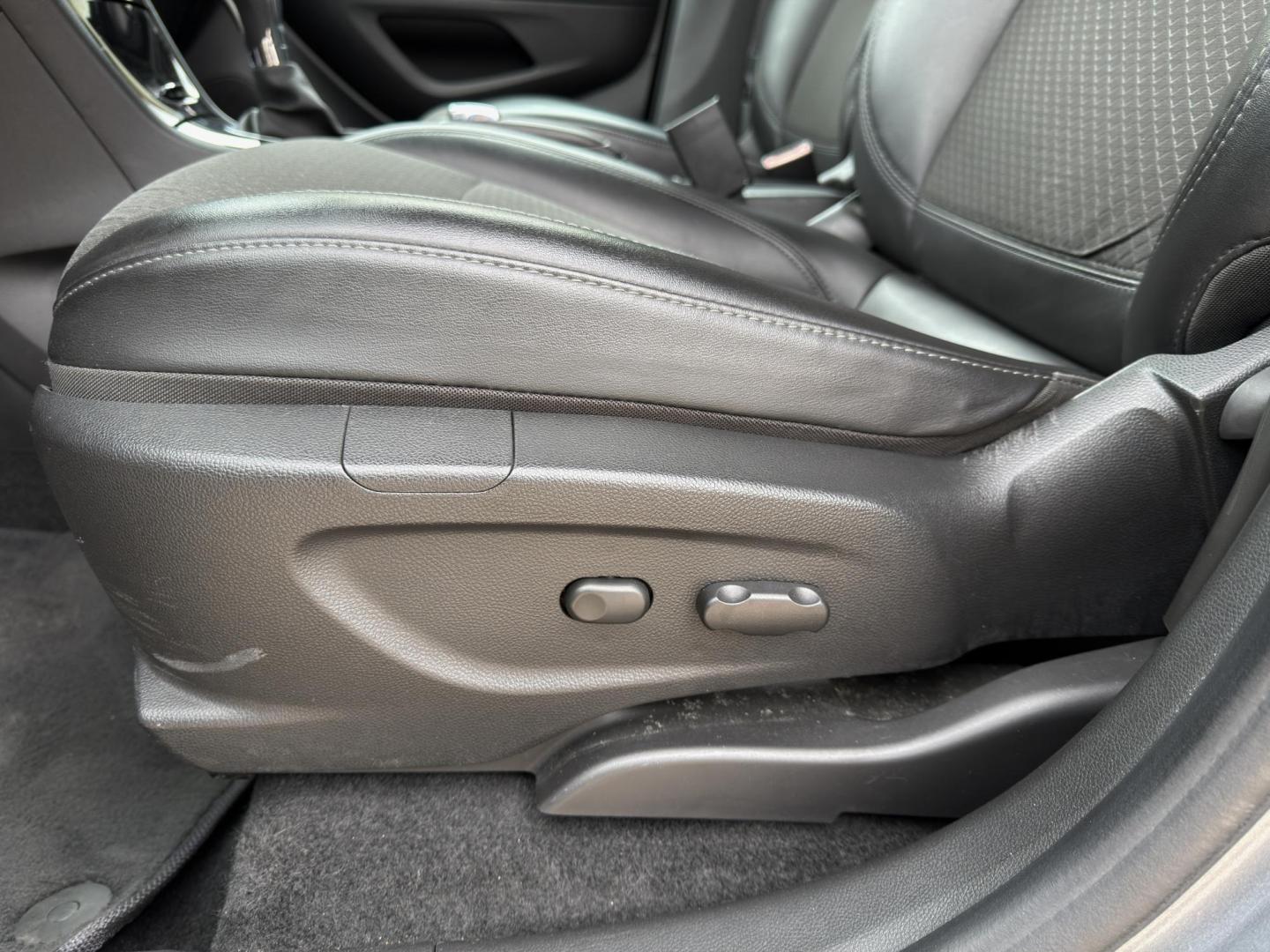 2019 GRAY /Black Buick Encore Preferred FWD (KL4CJASB8KB) with an 1.4L 4 Cyl. TURBO engine, Automatic transmission, located at 2990 Old Orchard Rd., Jackson, MO, 63755, 37.354214, -89.612106 - 2019 Buick Encore Preferred 112xxx miles Front Wheel Drive 1.4L 4 Cyl. Automatic Backup Camera Power Driver Seat Bluetooth Cruise Power Windows/Locks/Mirrors We have financing available and we accept trades! Fill out a credit application on our website or come by today! If you have any qu - Photo#3