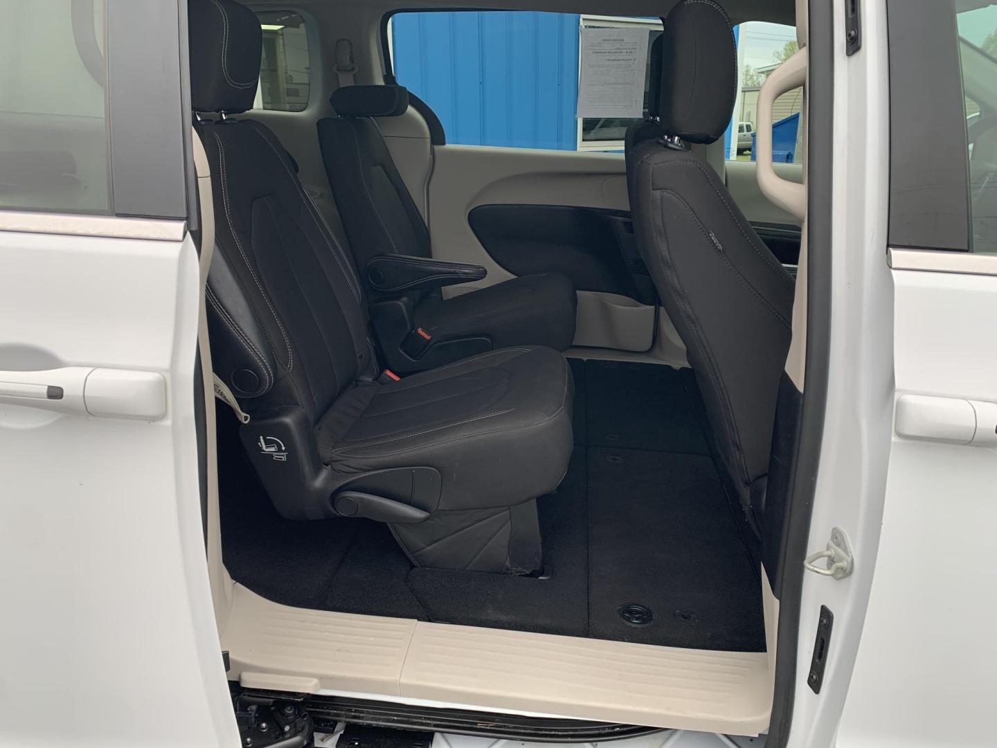 2022 WHITE /BLACK Chrysler Voyager LX (2C4RC1CG7NR) with an 3.6L V6 DOHC 24V engine, Automatic transmission, located at 506 S. Kingshighway, Cape Girardeau, MO, 63703, (573) 235-5000, 37.294991, -89.553635 - 2022 Chrysler Voyager LX One Owner 79,xxx miles CarPlay Heated Seats Heated Steering Wheel Power sliding doors Bluetooth Cruise Backup Camera We have financing available and we accept trades! Fill out a credit application on our website or come by today! If you have any questions, give - Photo#12