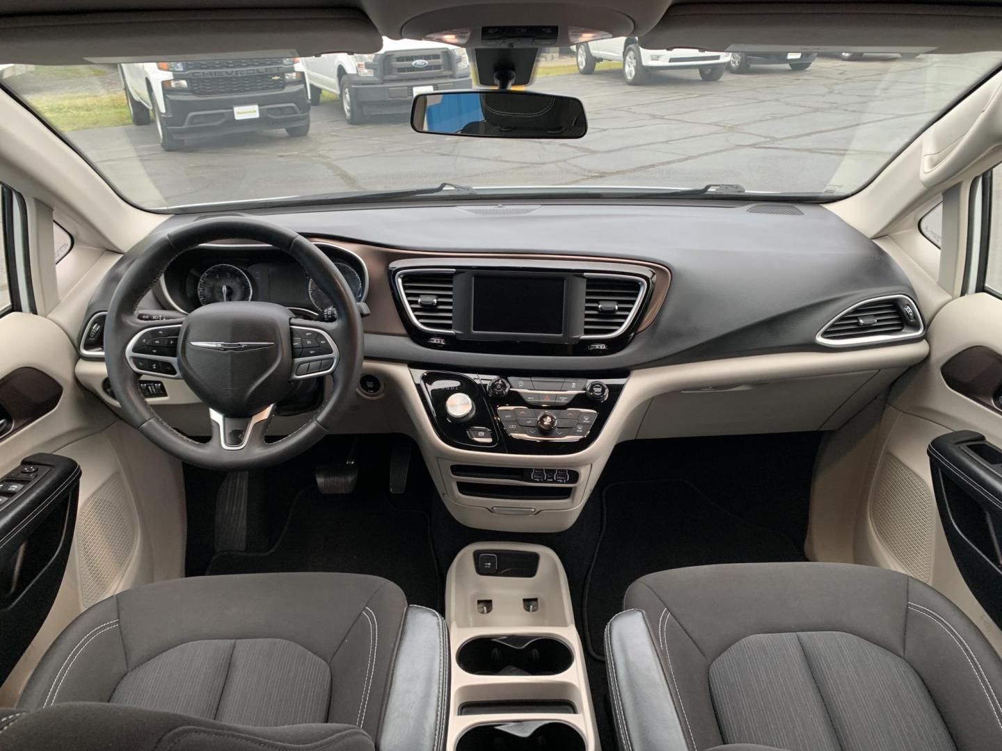 2022 WHITE /BLACK Chrysler Voyager LX (2C4RC1CG7NR) with an 3.6L V6 DOHC 24V engine, Automatic transmission, located at 506 S. Kingshighway, Cape Girardeau, MO, 63703, (573) 235-5000, 37.294991, -89.553635 - 2022 Chrysler Voyager LX One Owner 79,xxx miles CarPlay Heated Seats Heated Steering Wheel Power sliding doors Bluetooth Cruise Backup Camera We have financing available and we accept trades! Fill out a credit application on our website or come by today! If you have any questions, give - Photo#15