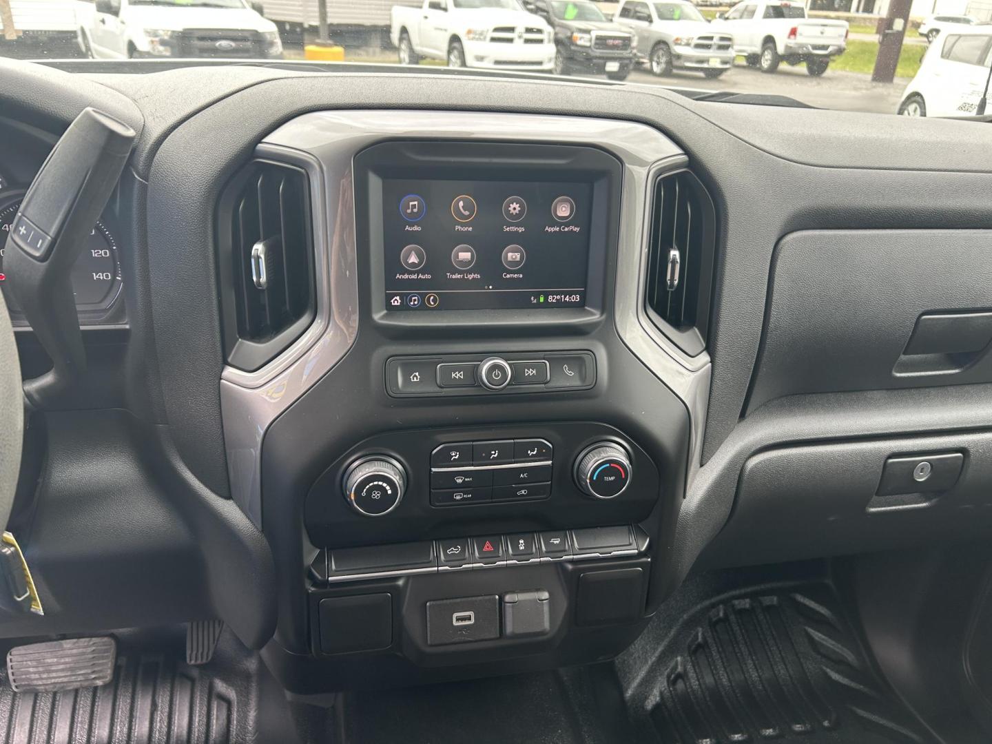 2020 WHITE /Black Chevrolet Silverado 1500 Work Truck Crew Cab Short Box 2WD (3GCPWAEF8LG) with an 5.3L V8 OHV 16V engine, 6A transmission, located at 506 S. Kingshighway, Cape Girardeau, MO, 63703, (573) 235-5000, 37.294991, -89.553635 - 2020 Chevrolet Silverado 1500 140xxx miles 5.3L V8 Automatic Power Driver Seat Backup Camera Bluetooth Cruise Power Windows/Locks/Mirrors We have financing available and we accept trades! Fill out a credit application on our website or come by today! If you have any questions, give us a c - Photo#22