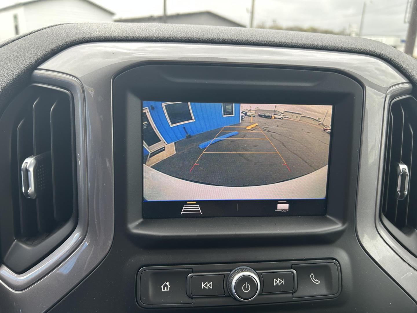 2020 WHITE /Black Chevrolet Silverado 1500 Work Truck Crew Cab Short Box 2WD (3GCPWAEF8LG) with an 5.3L V8 OHV 16V engine, 6A transmission, located at 506 S. Kingshighway, Cape Girardeau, MO, 63703, (573) 235-5000, 37.294991, -89.553635 - 2020 Chevrolet Silverado 1500 140xxx miles 5.3L V8 Automatic Power Driver Seat Backup Camera Bluetooth Cruise Power Windows/Locks/Mirrors We have financing available and we accept trades! Fill out a credit application on our website or come by today! If you have any questions, give us a c - Photo#1