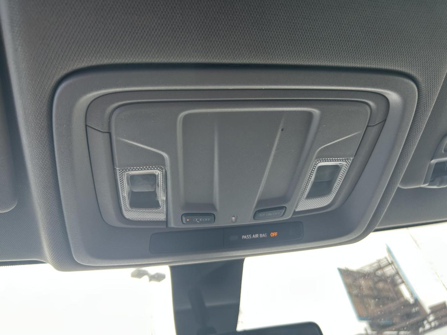 2020 WHITE /Black Chevrolet Silverado 1500 Work Truck Crew Cab Short Box 2WD (3GCPWAEF8LG) with an 5.3L V8 OHV 16V engine, 6A transmission, located at 506 S. Kingshighway, Cape Girardeau, MO, 63703, (573) 235-5000, 37.294991, -89.553635 - 2020 Chevrolet Silverado 1500 140xxx miles 5.3L V8 Automatic Power Driver Seat Backup Camera Bluetooth Cruise Power Windows/Locks/Mirrors We have financing available and we accept trades! Fill out a credit application on our website or come by today! If you have any questions, give us a c - Photo#24