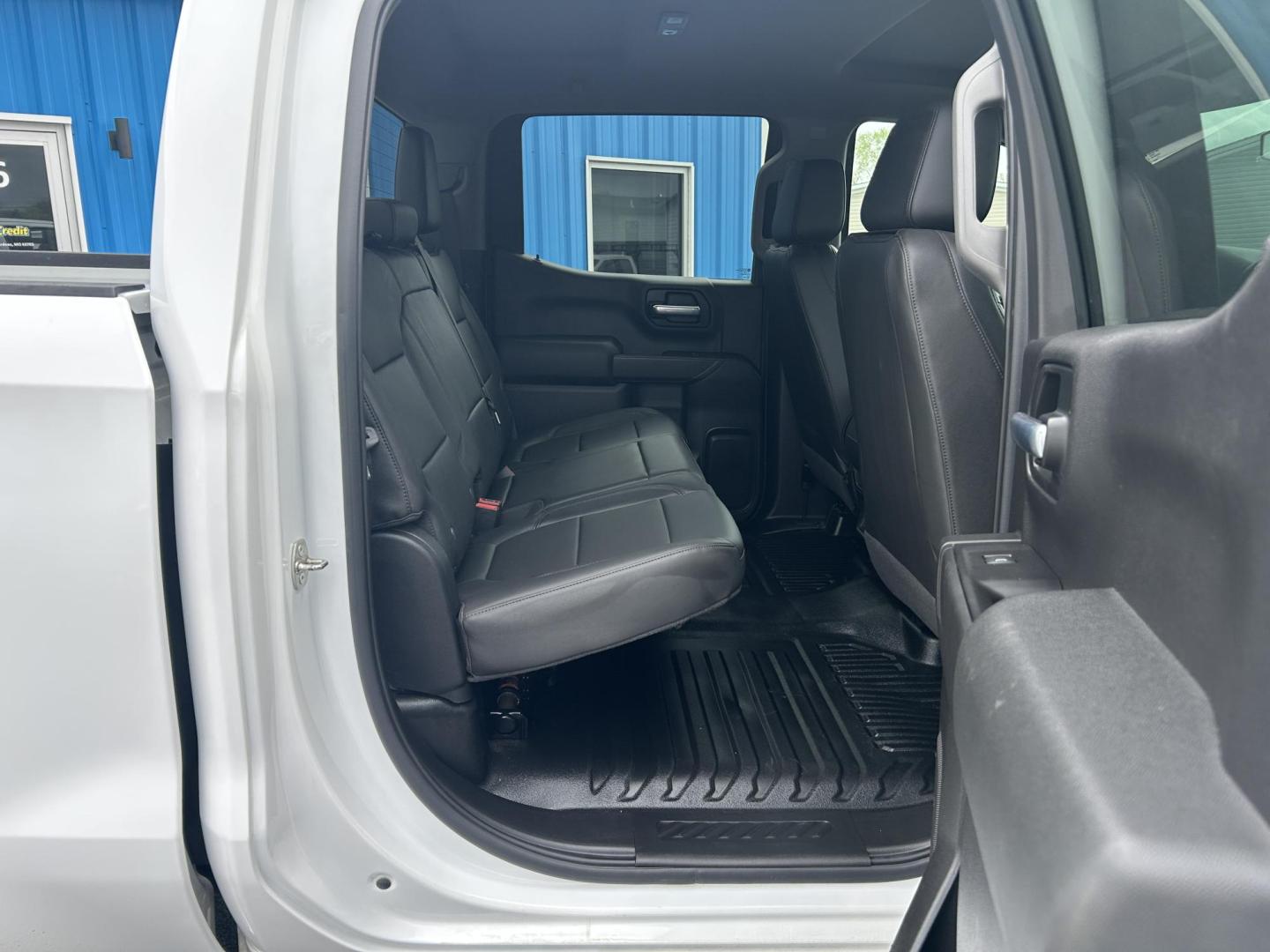 2020 WHITE /Black Chevrolet Silverado 1500 Work Truck Crew Cab Short Box 2WD (3GCPWAEF8LG) with an 5.3L V8 OHV 16V engine, 6A transmission, located at 506 S. Kingshighway, Cape Girardeau, MO, 63703, (573) 235-5000, 37.294991, -89.553635 - 2020 Chevrolet Silverado 1500 140xxx miles 5.3L V8 Automatic Power Driver Seat Backup Camera Bluetooth Cruise Power Windows/Locks/Mirrors We have financing available and we accept trades! Fill out a credit application on our website or come by today! If you have any questions, give us a c - Photo#13