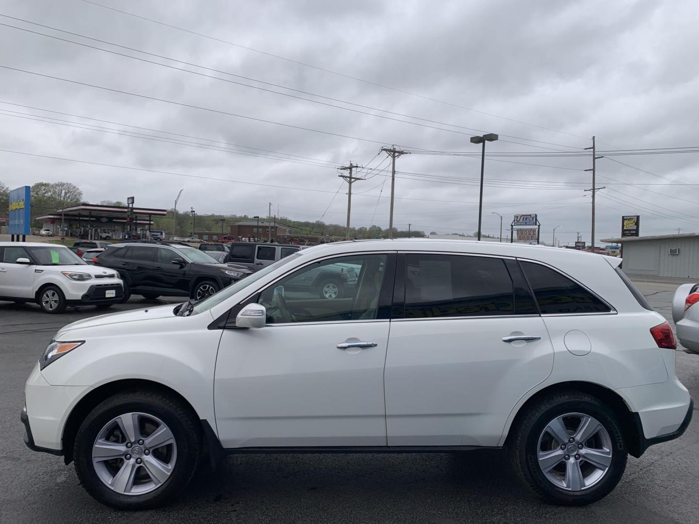 2013 WHITE /TAN Acura MDX SH (2HNYD2H28DH) with an 3.5L V6 SOHC 24V engine, Automatic transmission, located at 506 S. Kingshighway, Cape Girardeau, MO, 63703, (573) 235-5000, 37.294991, -89.553635 - 2013 Acura MDX 87,xxx miles AWD Heated Seats Power Seats Cruise Control Sunroof Backup Camera 3rd. Row We have financing available and we accept trades! Fill out a credit application on our website or come by today! If you have any questions, give us a call at (573) 235-5000 or visit our - Photo#4