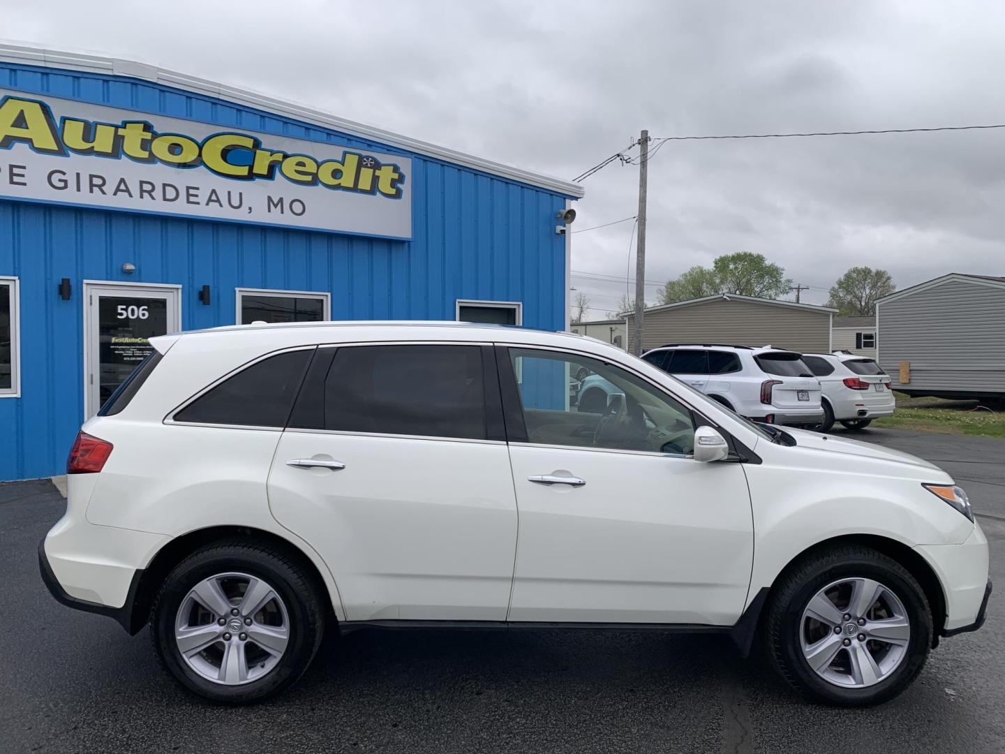 2013 WHITE /TAN Acura MDX SH (2HNYD2H28DH) with an 3.5L V6 SOHC 24V engine, Automatic transmission, located at 506 S. Kingshighway, Cape Girardeau, MO, 63703, (573) 235-5000, 37.294991, -89.553635 - 2013 Acura MDX 87,xxx miles AWD Heated Seats Power Seats Cruise Control Sunroof Backup Camera 3rd. Row We have financing available and we accept trades! Fill out a credit application on our website or come by today! If you have any questions, give us a call at (573) 235-5000 or visit our - Photo#9