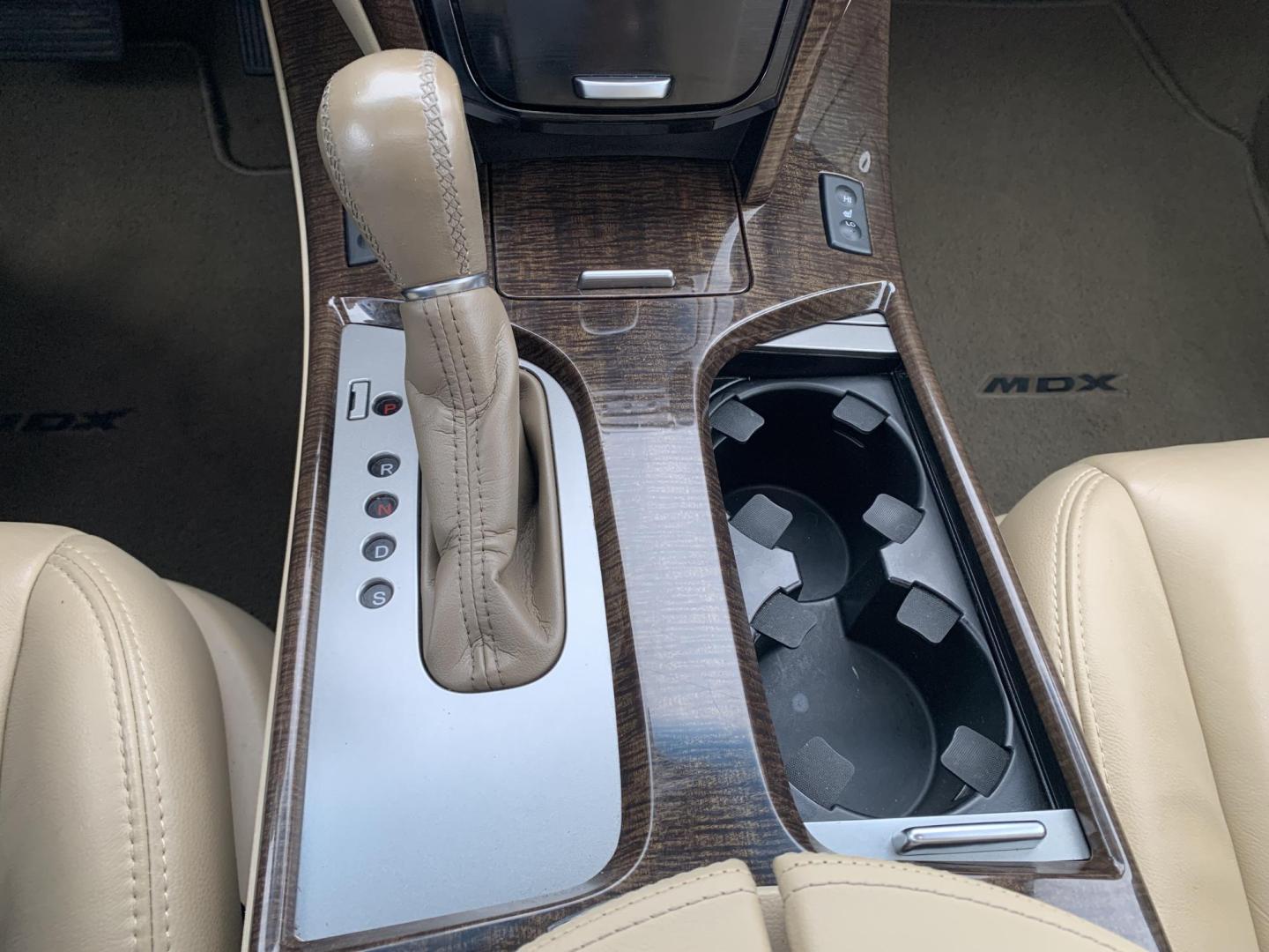 2013 WHITE /TAN Acura MDX SH (2HNYD2H28DH) with an 3.5L V6 SOHC 24V engine, Automatic transmission, located at 506 S. Kingshighway, Cape Girardeau, MO, 63703, (573) 235-5000, 37.294991, -89.553635 - 2013 Acura MDX 87,xxx miles AWD Heated Seats Power Seats Cruise Control Sunroof Backup Camera 3rd. Row We have financing available and we accept trades! Fill out a credit application on our website or come by today! If you have any questions, give us a call at (573) 235-5000 or visit our - Photo#33