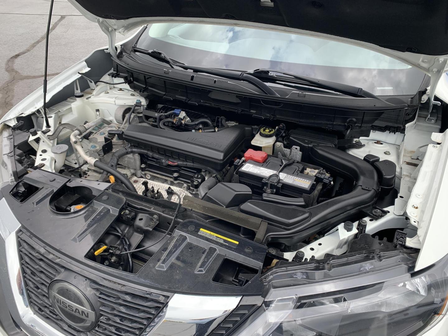 2020 WHITE /BLACK Nissan Rogue S AWD (JN8AT2MV5LW) with an 2.5L L4 DOHC 16V engine, Automatic transmission, located at 506 S. Kingshighway, Cape Girardeau, MO, 63703, (573) 235-5000, 37.294991, -89.553635 - 2020 Nissan Rogue S AWD One Owner 88,xxx miles AWD Cruise Power windows/locks/mirrors Heated Seats Heated Steering Wheel Bluetooth Backup Cam We have financing available and we accept trades! Fill out a credit application on our website or come by today! If you have any questions, give - Photo#2