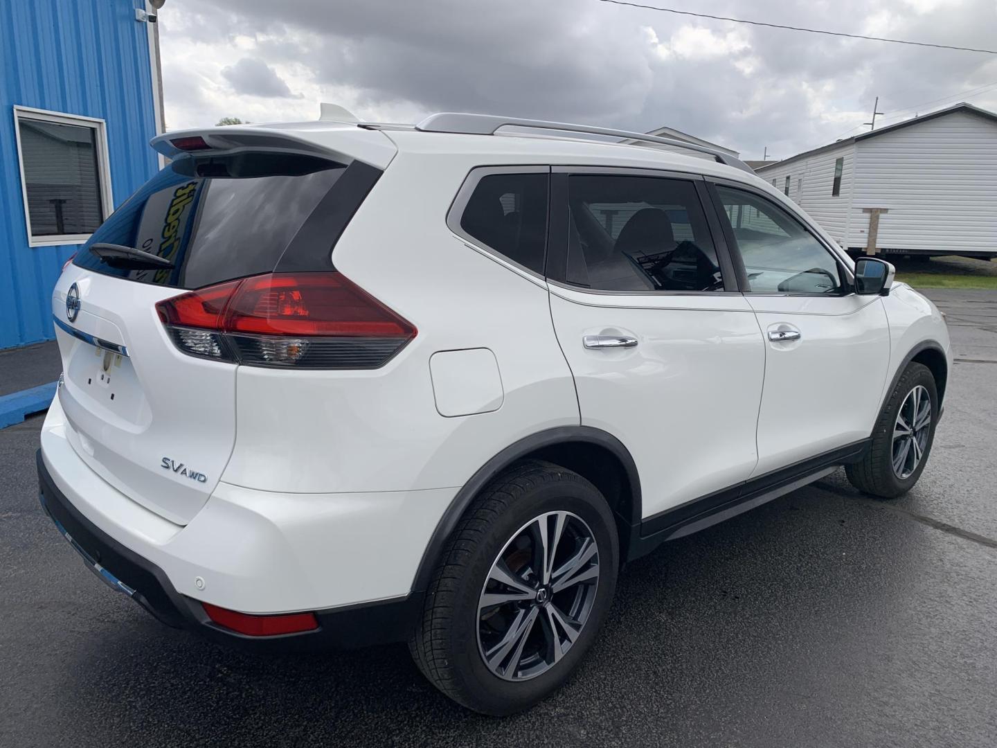2020 WHITE /BLACK Nissan Rogue S AWD (JN8AT2MV5LW) with an 2.5L L4 DOHC 16V engine, Automatic transmission, located at 506 S. Kingshighway, Cape Girardeau, MO, 63703, (573) 235-5000, 37.294991, -89.553635 - 2020 Nissan Rogue S AWD One Owner 88,xxx miles AWD Cruise Power windows/locks/mirrors Heated Seats Heated Steering Wheel Bluetooth Backup Cam We have financing available and we accept trades! Fill out a credit application on our website or come by today! If you have any questions, give - Photo#9