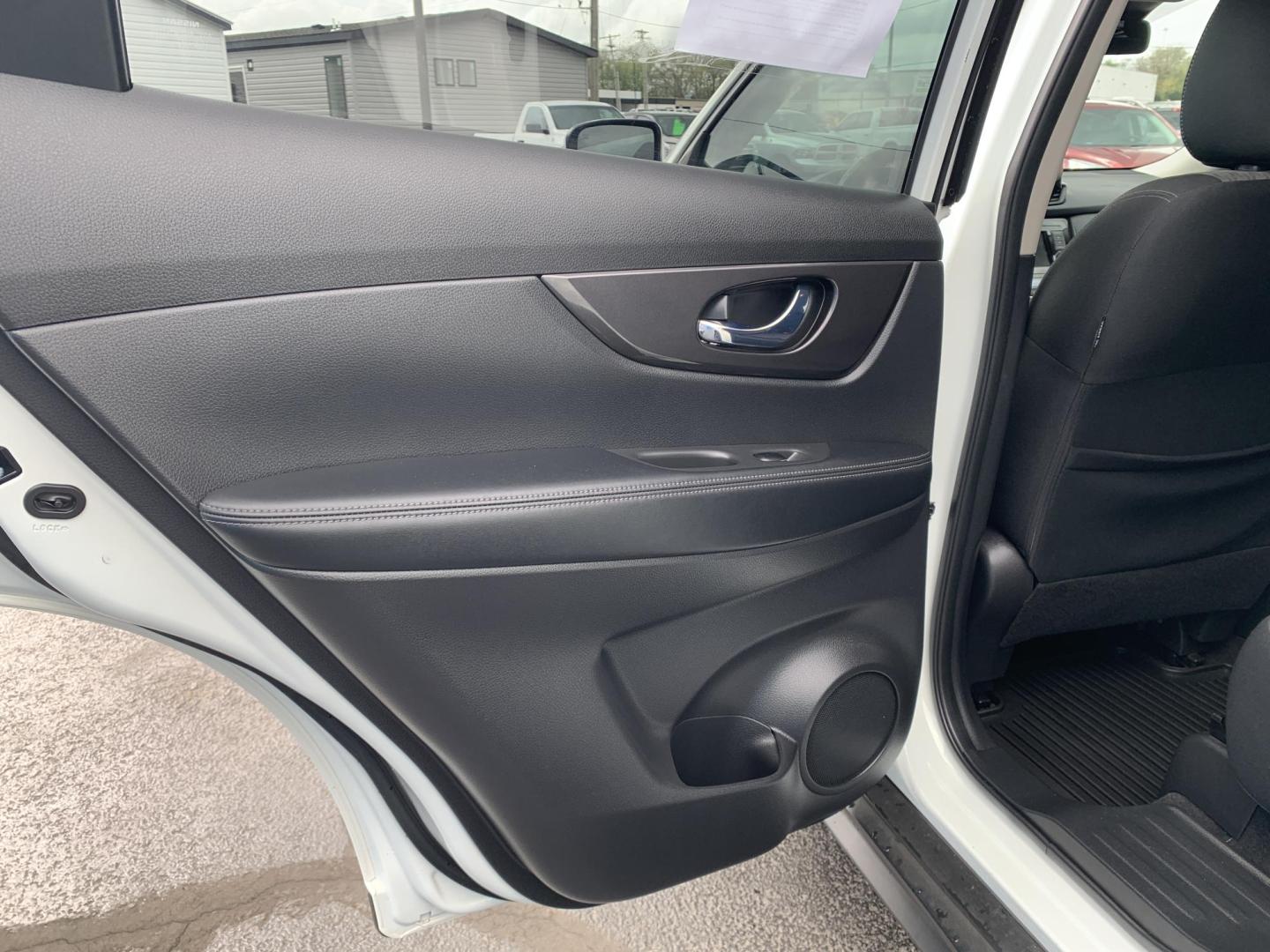 2020 WHITE /BLACK Nissan Rogue S AWD (JN8AT2MV5LW) with an 2.5L L4 DOHC 16V engine, Automatic transmission, located at 506 S. Kingshighway, Cape Girardeau, MO, 63703, (573) 235-5000, 37.294991, -89.553635 - 2020 Nissan Rogue S AWD One Owner 88,xxx miles AWD Cruise Power windows/locks/mirrors Heated Seats Heated Steering Wheel Bluetooth Backup Cam We have financing available and we accept trades! Fill out a credit application on our website or come by today! If you have any questions, give - Photo#15