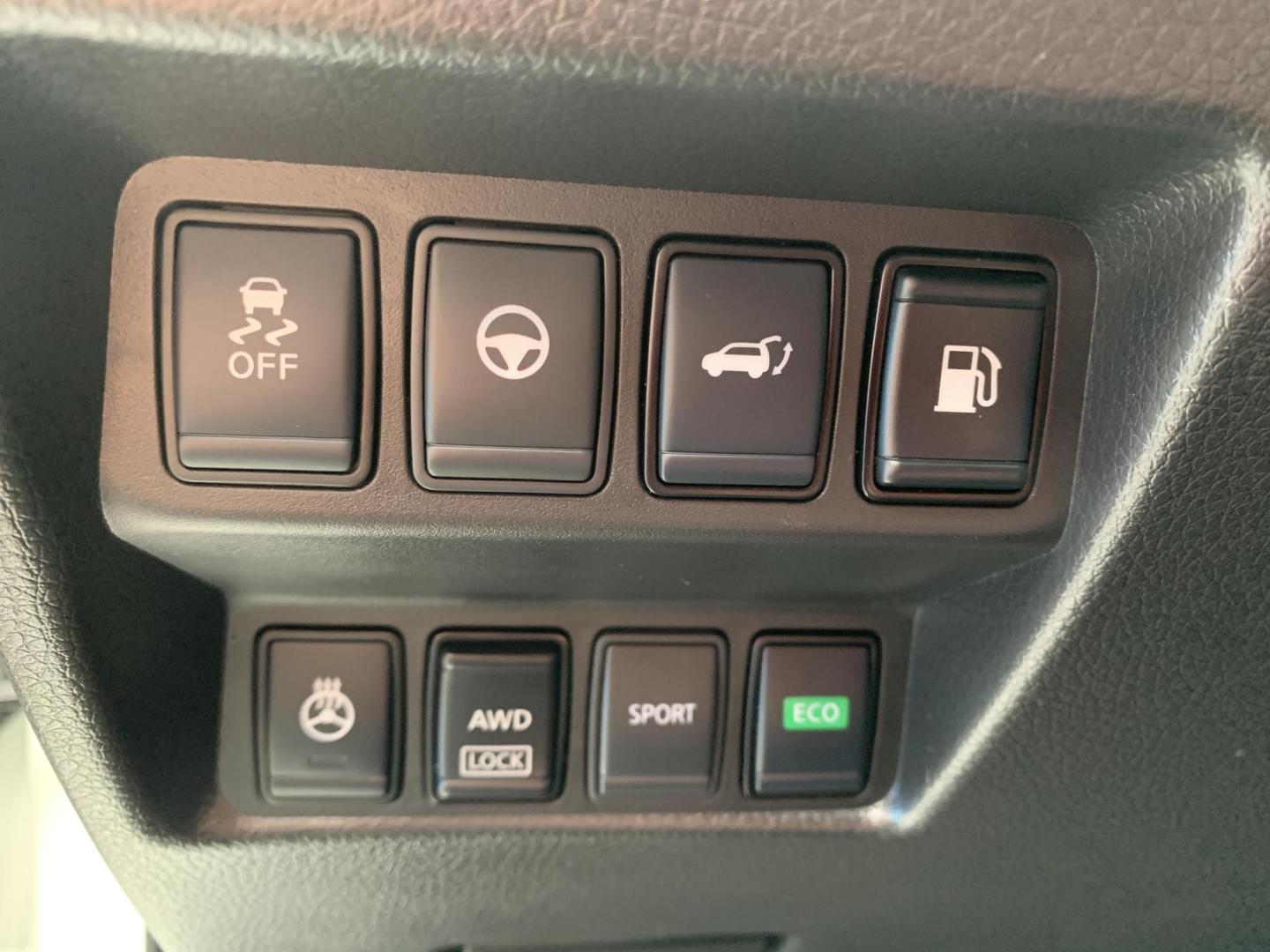 2020 WHITE /BLACK Nissan Rogue S AWD (JN8AT2MV5LW) with an 2.5L L4 DOHC 16V engine, Automatic transmission, located at 506 S. Kingshighway, Cape Girardeau, MO, 63703, (573) 235-5000, 37.294991, -89.553635 - 2020 Nissan Rogue S AWD One Owner 88,xxx miles AWD Cruise Power windows/locks/mirrors Heated Seats Heated Steering Wheel Bluetooth Backup Cam We have financing available and we accept trades! Fill out a credit application on our website or come by today! If you have any questions, give - Photo#22