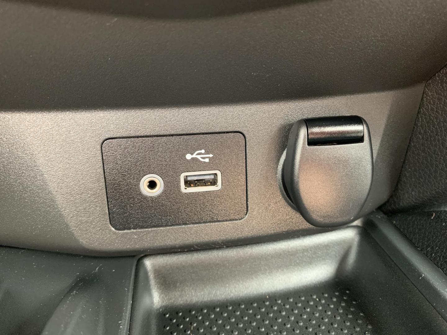 2020 WHITE /BLACK Nissan Rogue S AWD (JN8AT2MV5LW) with an 2.5L L4 DOHC 16V engine, Automatic transmission, located at 506 S. Kingshighway, Cape Girardeau, MO, 63703, (573) 235-5000, 37.294991, -89.553635 - 2020 Nissan Rogue S AWD One Owner 88,xxx miles AWD Cruise Power windows/locks/mirrors Heated Seats Heated Steering Wheel Bluetooth Backup Cam We have financing available and we accept trades! Fill out a credit application on our website or come by today! If you have any questions, give - Photo#29