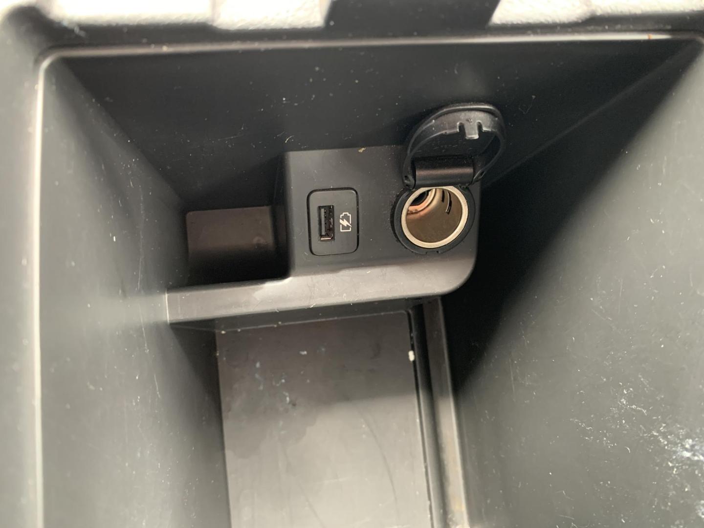 2020 WHITE /BLACK Nissan Rogue S AWD (JN8AT2MV5LW) with an 2.5L L4 DOHC 16V engine, Automatic transmission, located at 506 S. Kingshighway, Cape Girardeau, MO, 63703, (573) 235-5000, 37.294991, -89.553635 - 2020 Nissan Rogue S AWD One Owner 88,xxx miles AWD Cruise Power windows/locks/mirrors Heated Seats Heated Steering Wheel Bluetooth Backup Cam We have financing available and we accept trades! Fill out a credit application on our website or come by today! If you have any questions, give - Photo#31