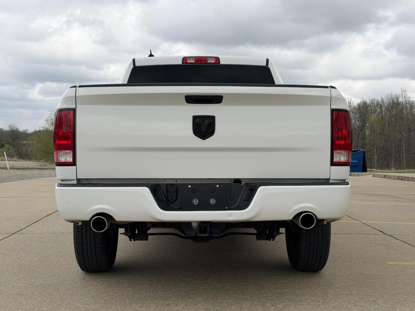 2019 WHITE /Gray RAM 1500 Express Quad Cab 4WD (1C6RR7FT7KS) with an 5.7L V8 HEMI engine, Automatic transmission, located at 2990 Old Orchard Rd., Jackson, MO, 63755, 37.354214, -89.612106 - 2019 Ram 1500 Classic Express 47xxx miles 4x4 5.7L V8 HEMI Automatic Backup Camera Bluetooth Cruise Power Windows/Locks/Mirrors We have financing available and we accept trades! Fill out a credit application on our website or come by today! If you have any questions, give us a call at (573 - Photo#9