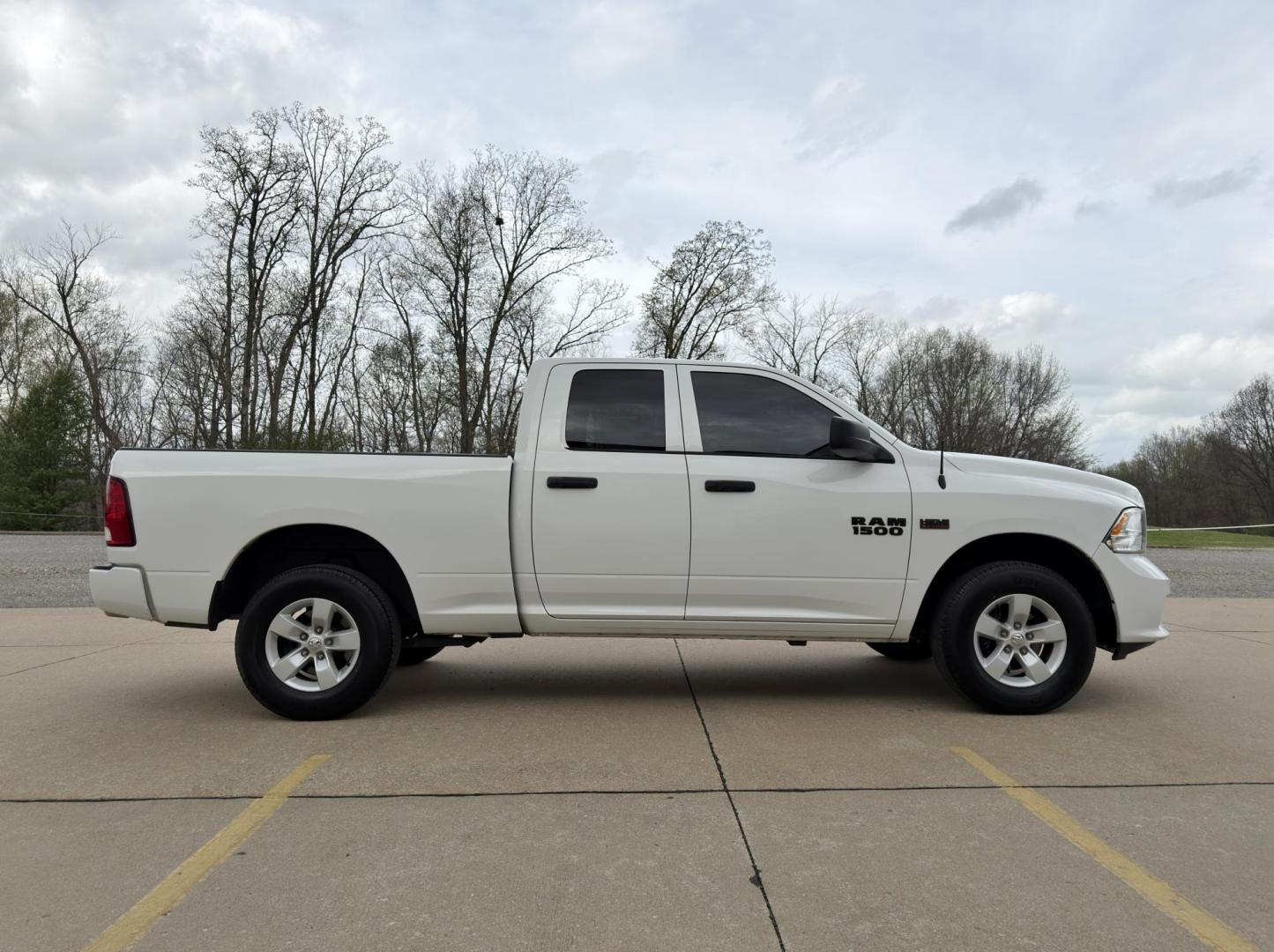 2019 WHITE /Gray RAM 1500 Express Quad Cab 4WD (1C6RR7FT7KS) with an 5.7L V8 HEMI engine, Automatic transmission, located at 2990 Old Orchard Rd., Jackson, MO, 63755, 37.354214, -89.612106 - 2019 Ram 1500 Classic Express 47xxx miles 4x4 5.7L V8 HEMI Automatic Backup Camera Bluetooth Cruise Power Windows/Locks/Mirrors We have financing available and we accept trades! Fill out a credit application on our website or come by today! If you have any questions, give us a call at (573 - Photo#6