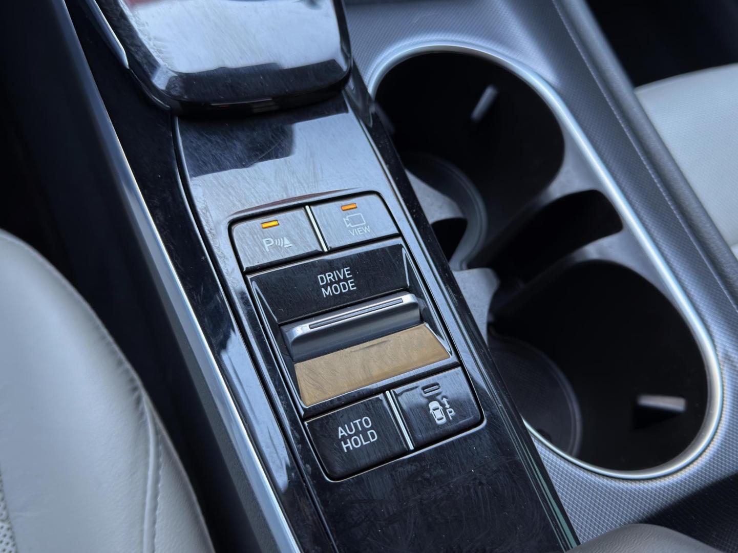 2020 WHITE /Tan Hyundai Sonata Limited (5NPEH4J2XLH) with an 1.6L 4 Cyl. TURBO engine, Automatic transmission, located at 2990 Old Orchard Rd., Jackson, MO, 63755, 37.354214, -89.612106 - 2020 Hyundai Sonata Limited 1-Owner 48xxx miles Front Wheel Drive 1.6L 4 Cyl. Automatic Leather Navigation Power/Heated/Cooled Seats Backup Camera Sunroof Bluetooth Heads Up Display Remote Start Cruise Power Windows/Locks/Mirrors We have financing available and we accept trades! Fill - Photo#29