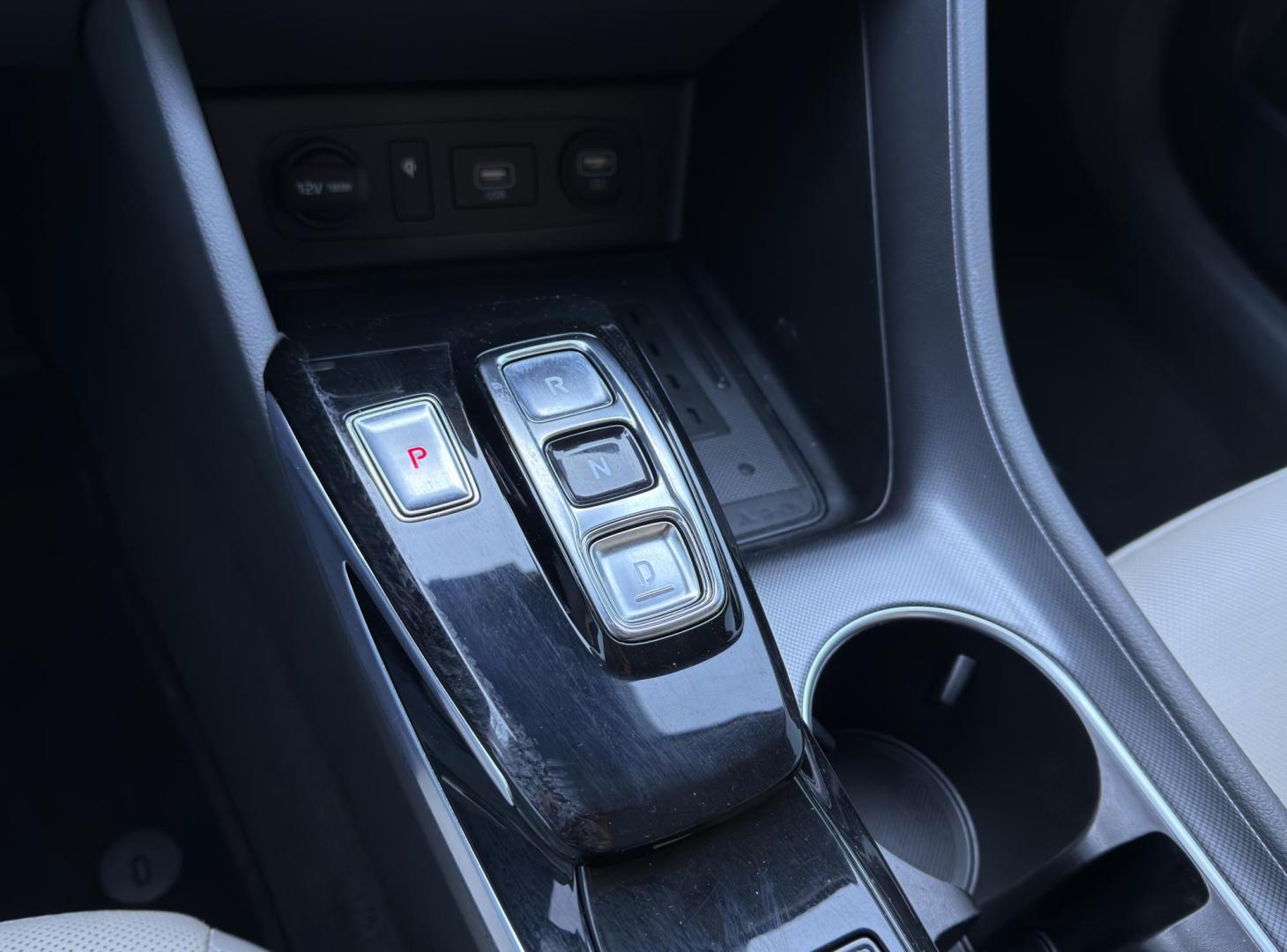 2020 WHITE /Tan Hyundai Sonata Limited (5NPEH4J2XLH) with an 1.6L 4 Cyl. TURBO engine, Automatic transmission, located at 2990 Old Orchard Rd., Jackson, MO, 63755, 37.354214, -89.612106 - 2020 Hyundai Sonata Limited 1-Owner 48xxx miles Front Wheel Drive 1.6L 4 Cyl. Automatic Leather Navigation Power/Heated/Cooled Seats Backup Camera Sunroof Bluetooth Heads Up Display Remote Start Cruise Power Windows/Locks/Mirrors We have financing available and we accept trades! Fill - Photo#30