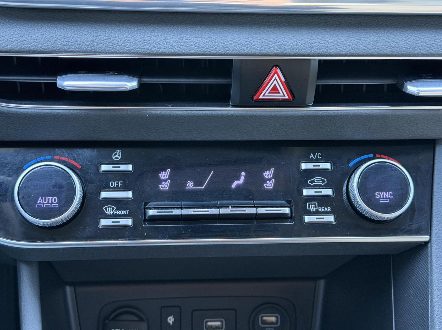 2020 WHITE /Tan Hyundai Sonata Limited (5NPEH4J2XLH) with an 1.6L 4 Cyl. TURBO engine, Automatic transmission, located at 2990 Old Orchard Rd., Jackson, MO, 63755, 37.354214, -89.612106 - 2020 Hyundai Sonata Limited 1-Owner 48xxx miles Front Wheel Drive 1.6L 4 Cyl. Automatic Leather Navigation Power/Heated/Cooled Seats Backup Camera Sunroof Bluetooth Heads Up Display Remote Start Cruise Power Windows/Locks/Mirrors We have financing available and we accept trades! Fill - Photo#4