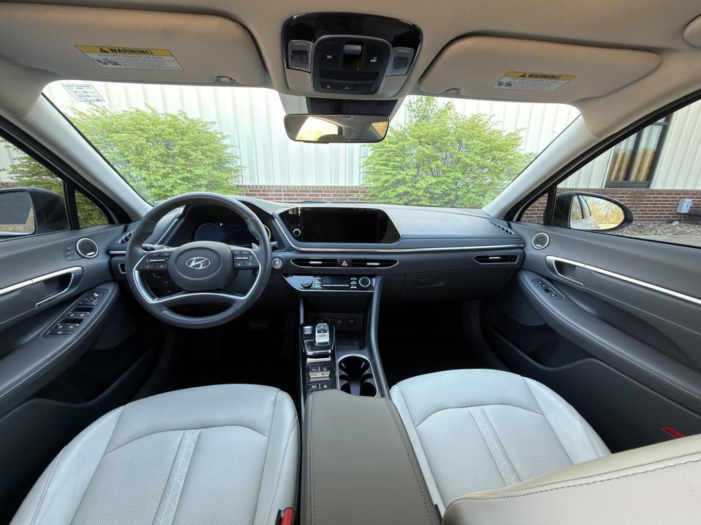 2020 WHITE /Tan Hyundai Sonata Limited (5NPEH4J2XLH) with an 1.6L 4 Cyl. TURBO engine, Automatic transmission, located at 2990 Old Orchard Rd., Jackson, MO, 63755, 37.354214, -89.612106 - 2020 Hyundai Sonata Limited 1-Owner 48xxx miles Front Wheel Drive 1.6L 4 Cyl. Automatic Leather Navigation Power/Heated/Cooled Seats Backup Camera Sunroof Bluetooth Heads Up Display Remote Start Cruise Power Windows/Locks/Mirrors We have financing available and we accept trades! Fill - Photo#25