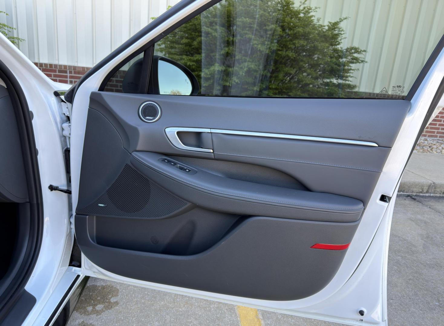 2020 WHITE /Tan Hyundai Sonata Limited (5NPEH4J2XLH) with an 1.6L 4 Cyl. TURBO engine, Automatic transmission, located at 2990 Old Orchard Rd., Jackson, MO, 63755, 37.354214, -89.612106 - 2020 Hyundai Sonata Limited 1-Owner 48xxx miles Front Wheel Drive 1.6L 4 Cyl. Automatic Leather Navigation Power/Heated/Cooled Seats Backup Camera Sunroof Bluetooth Heads Up Display Remote Start Cruise Power Windows/Locks/Mirrors We have financing available and we accept trades! Fill - Photo#19