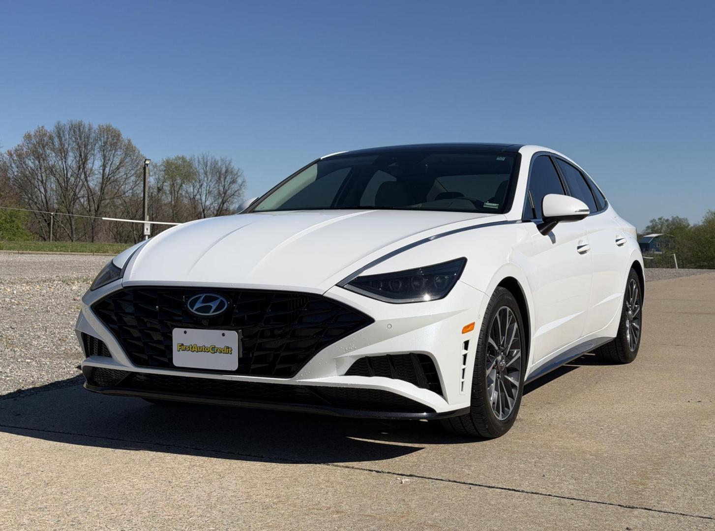 2020 WHITE /Tan Hyundai Sonata Limited (5NPEH4J2XLH) with an 1.6L 4 Cyl. TURBO engine, Automatic transmission, located at 2990 Old Orchard Rd., Jackson, MO, 63755, 37.354214, -89.612106 - 2020 Hyundai Sonata Limited 1-Owner 48xxx miles Front Wheel Drive 1.6L 4 Cyl. Automatic Leather Navigation Power/Heated/Cooled Seats Backup Camera Sunroof Bluetooth Heads Up Display Remote Start Cruise Power Windows/Locks/Mirrors We have financing available and we accept trades! Fill - Photo#10