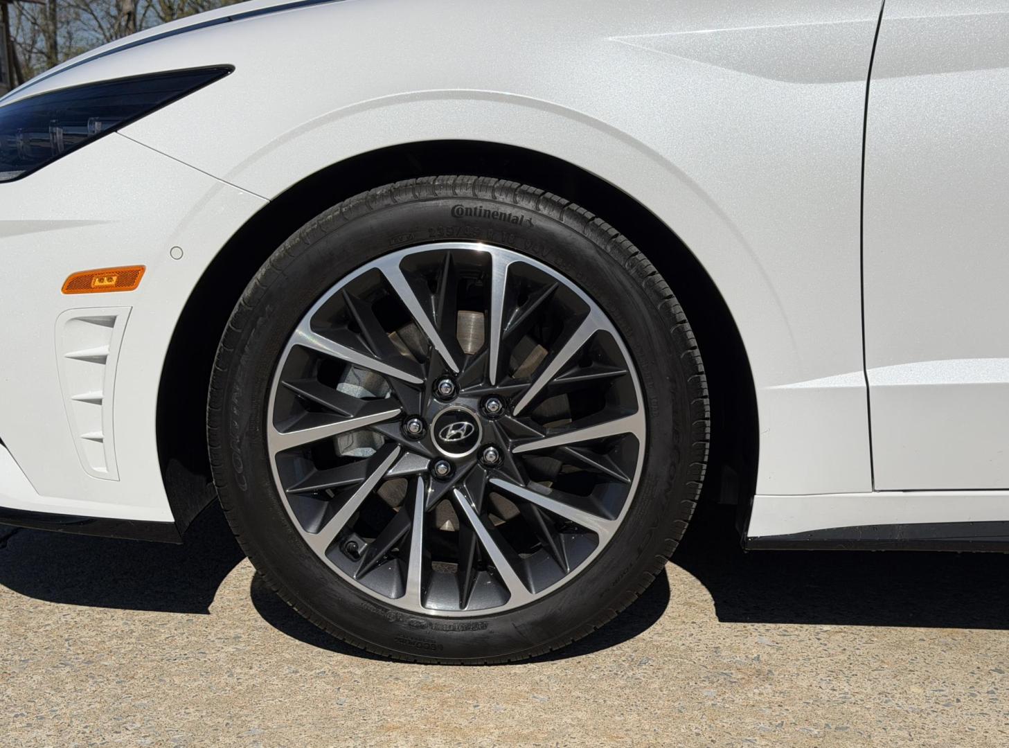 2020 WHITE /Tan Hyundai Sonata Limited (5NPEH4J2XLH) with an 1.6L 4 Cyl. TURBO engine, Automatic transmission, located at 2990 Old Orchard Rd., Jackson, MO, 63755, 37.354214, -89.612106 - 2020 Hyundai Sonata Limited 1-Owner 48xxx miles Front Wheel Drive 1.6L 4 Cyl. Automatic Leather Navigation Power/Heated/Cooled Seats Backup Camera Sunroof Bluetooth Heads Up Display Remote Start Cruise Power Windows/Locks/Mirrors We have financing available and we accept trades! Fill - Photo#42