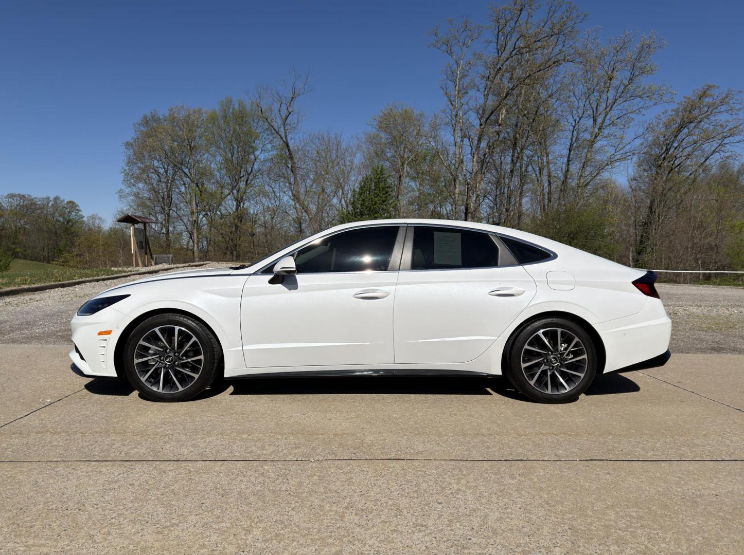 2020 WHITE /Tan Hyundai Sonata Limited (5NPEH4J2XLH) with an 1.6L 4 Cyl. TURBO engine, Automatic transmission, located at 2990 Old Orchard Rd., Jackson, MO, 63755, 37.354214, -89.612106 - 2020 Hyundai Sonata Limited 1-Owner 48xxx miles Front Wheel Drive 1.6L 4 Cyl. Automatic Leather Navigation Power/Heated/Cooled Seats Backup Camera Sunroof Bluetooth Heads Up Display Remote Start Cruise Power Windows/Locks/Mirrors We have financing available and we accept trades! Fill - Photo#11