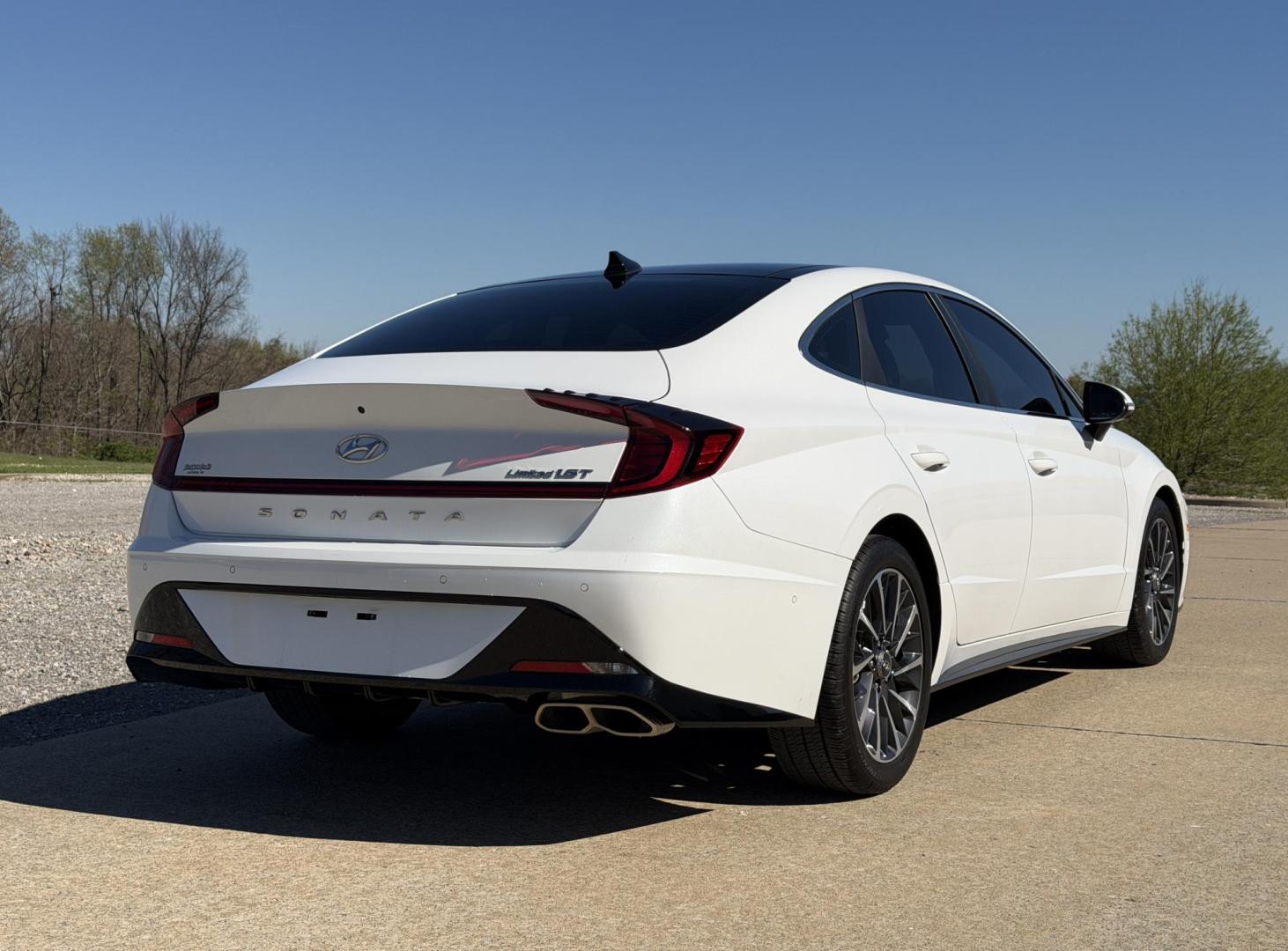 2020 WHITE /Tan Hyundai Sonata Limited (5NPEH4J2XLH) with an 1.6L 4 Cyl. TURBO engine, Automatic transmission, located at 2990 Old Orchard Rd., Jackson, MO, 63755, 37.354214, -89.612106 - 2020 Hyundai Sonata Limited 1-Owner 48xxx miles Front Wheel Drive 1.6L 4 Cyl. Automatic Leather Navigation Power/Heated/Cooled Seats Backup Camera Sunroof Bluetooth Heads Up Display Remote Start Cruise Power Windows/Locks/Mirrors We have financing available and we accept trades! Fill - Photo#13