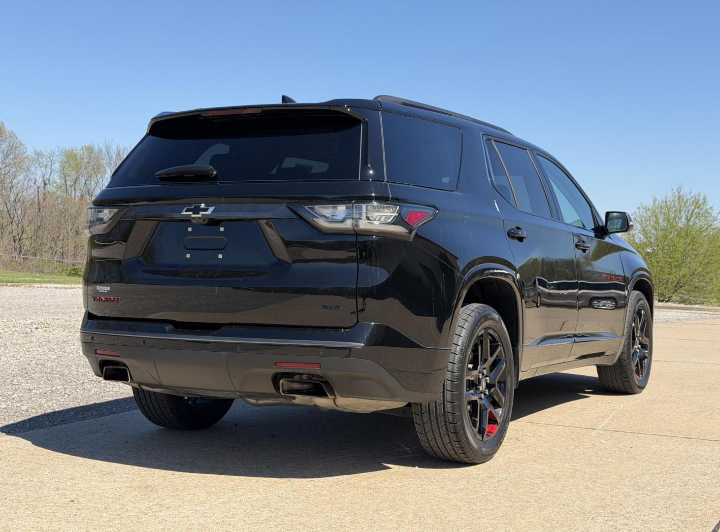 2021 BLACK /Black Chevrolet Traverse Premier AWD (1GNEVKKW2MJ) with an 3.6L V6 engine, Automatic transmission, located at 2990 Old Orchard Rd., Jackson, MO, 63755, 37.354214, -89.612106 - 2021 Chevrolet Traverse Premier 1-Owner 102xxx miles All Wheel Drive 3.6L V6 Automatic Leather 3rd Row Navigation Backup Camera Power/Heated/Cooled Seats Heated Rear Seats Heated Steering Wheel Sunroof Bluetooth Remote Start Cruise Power Windows/Locks/Mirrors We have financing avai - Photo#12