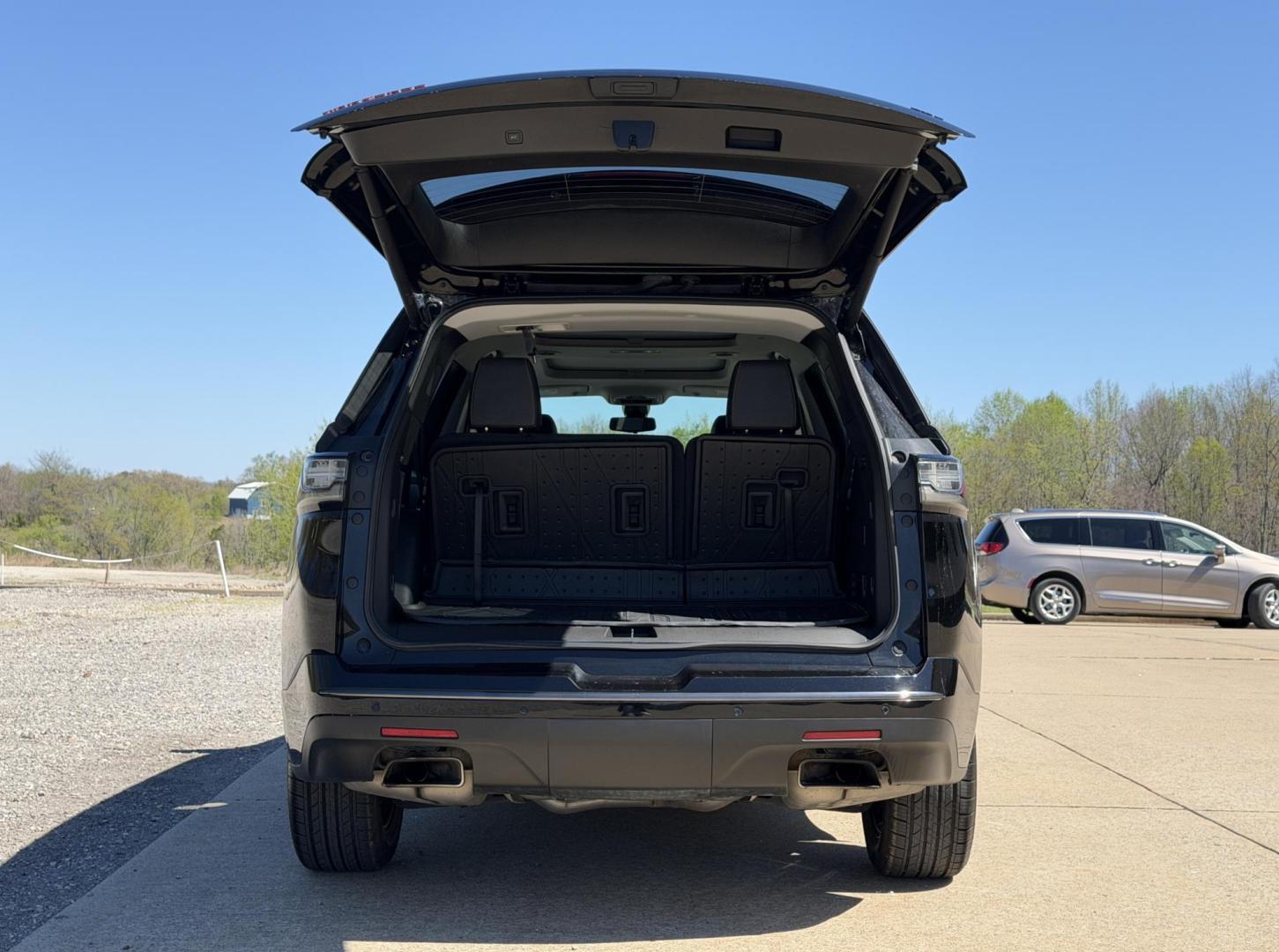 2021 BLACK /Black Chevrolet Traverse Premier AWD (1GNEVKKW2MJ) with an 3.6L V6 engine, Automatic transmission, located at 2990 Old Orchard Rd., Jackson, MO, 63755, 37.354214, -89.612106 - 2021 Chevrolet Traverse Premier 1-Owner 102xxx miles All Wheel Drive 3.6L V6 Automatic Leather 3rd Row Navigation Backup Camera Power/Heated/Cooled Seats Heated Rear Seats Heated Steering Wheel Sunroof Bluetooth Remote Start Cruise Power Windows/Locks/Mirrors We have financing avai - Photo#23