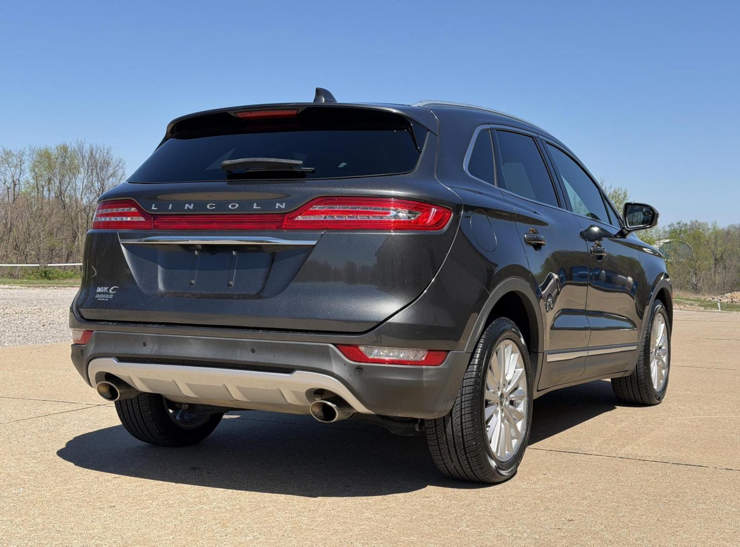 2019 GRAY /Black Lincoln MKC Premiere FWD (5LMCJ1C96KU) with an 2.0L 4 Cyl. engine, Automatic transmission, located at 2990 Old Orchard Rd., Jackson, MO, 63755, 37.354214, -89.612106 - 2019 Lincoln MKC Premiere 53xxx miles Front Wheel Drive 2.0L 4 Cyl. Automatic Leather Backup Camera Power/Heated Seats Bluetooth Remote Start Cruise Power Windows/Locks/Mirrors We have financing available and we accept trades! Fill out a credit application on our website or come by today - Photo#9