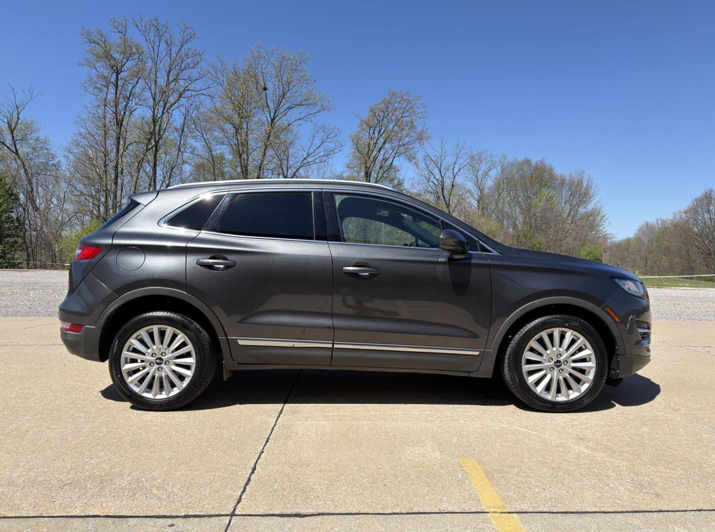 2019 GRAY /Black Lincoln MKC Premiere FWD (5LMCJ1C96KU) with an 2.0L 4 Cyl. engine, Automatic transmission, located at 2990 Old Orchard Rd., Jackson, MO, 63755, 37.354214, -89.612106 - 2019 Lincoln MKC Premiere 53xxx miles Front Wheel Drive 2.0L 4 Cyl. Automatic Leather Backup Camera Power/Heated Seats Bluetooth Remote Start Cruise Power Windows/Locks/Mirrors We have financing available and we accept trades! Fill out a credit application on our website or come by today - Photo#8