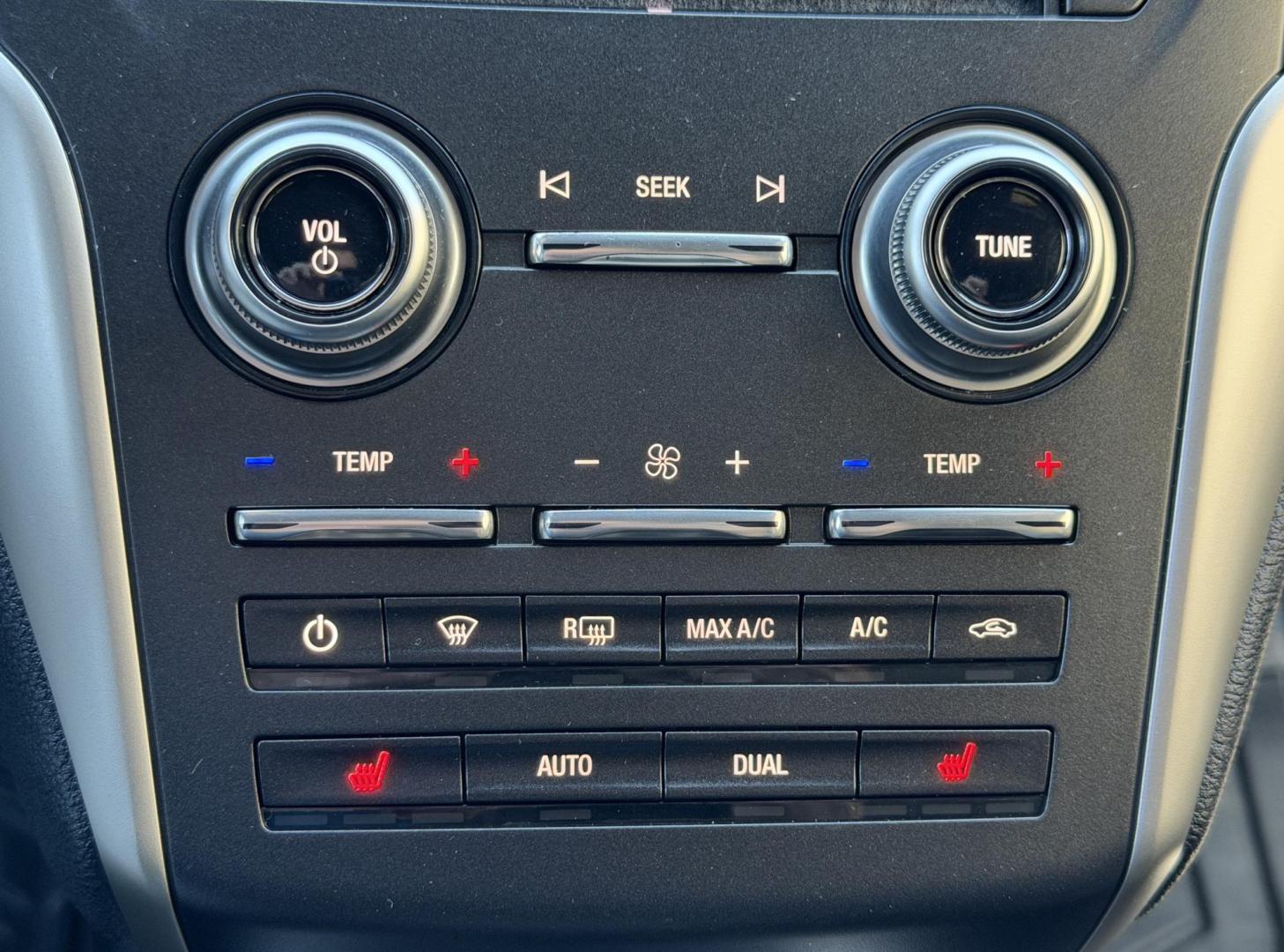 2019 GRAY /Black Lincoln MKC Premiere FWD (5LMCJ1C96KU) with an 2.0L 4 Cyl. engine, Automatic transmission, located at 2990 Old Orchard Rd., Jackson, MO, 63755, 37.354214, -89.612106 - 2019 Lincoln MKC Premiere 53xxx miles Front Wheel Drive 2.0L 4 Cyl. Automatic Leather Backup Camera Power/Heated Seats Bluetooth Remote Start Cruise Power Windows/Locks/Mirrors We have financing available and we accept trades! Fill out a credit application on our website or come by today - Photo#3