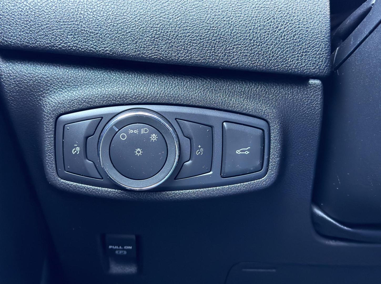 2019 GRAY /Black Lincoln MKC Premiere FWD (5LMCJ1C96KU) with an 2.0L 4 Cyl. engine, Automatic transmission, located at 2990 Old Orchard Rd., Jackson, MO, 63755, 37.354214, -89.612106 - 2019 Lincoln MKC Premiere 53xxx miles Front Wheel Drive 2.0L 4 Cyl. Automatic Leather Backup Camera Power/Heated Seats Bluetooth Remote Start Cruise Power Windows/Locks/Mirrors We have financing available and we accept trades! Fill out a credit application on our website or come by today - Photo#31