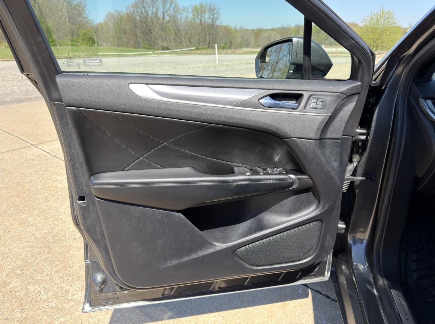 2019 GRAY /Black Lincoln MKC Premiere FWD (5LMCJ1C96KU) with an 2.0L 4 Cyl. engine, Automatic transmission, located at 2990 Old Orchard Rd., Jackson, MO, 63755, 37.354214, -89.612106 - 2019 Lincoln MKC Premiere 53xxx miles Front Wheel Drive 2.0L 4 Cyl. Automatic Leather Backup Camera Power/Heated Seats Bluetooth Remote Start Cruise Power Windows/Locks/Mirrors We have financing available and we accept trades! Fill out a credit application on our website or come by today - Photo#13