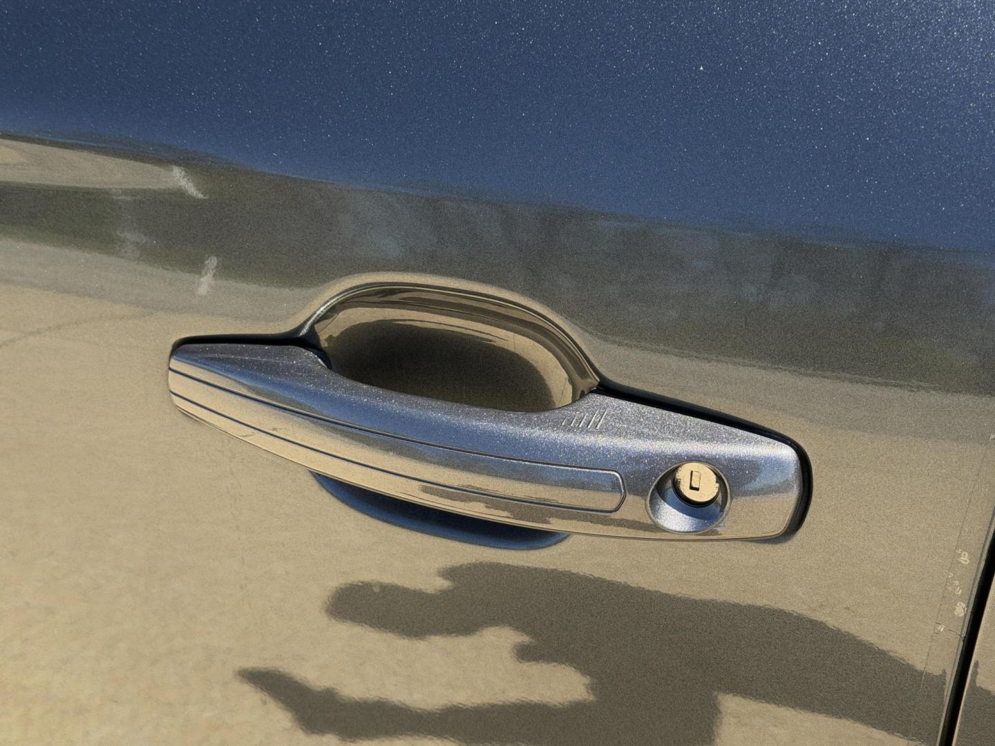 2019 GRAY /Black Lincoln MKC Premiere FWD (5LMCJ1C96KU) with an 2.0L 4 Cyl. engine, Automatic transmission, located at 2990 Old Orchard Rd., Jackson, MO, 63755, 37.354214, -89.612106 - 2019 Lincoln MKC Premiere 53xxx miles Front Wheel Drive 2.0L 4 Cyl. Automatic Leather Backup Camera Power/Heated Seats Bluetooth Remote Start Cruise Power Windows/Locks/Mirrors We have financing available and we accept trades! Fill out a credit application on our website or come by today - Photo#34