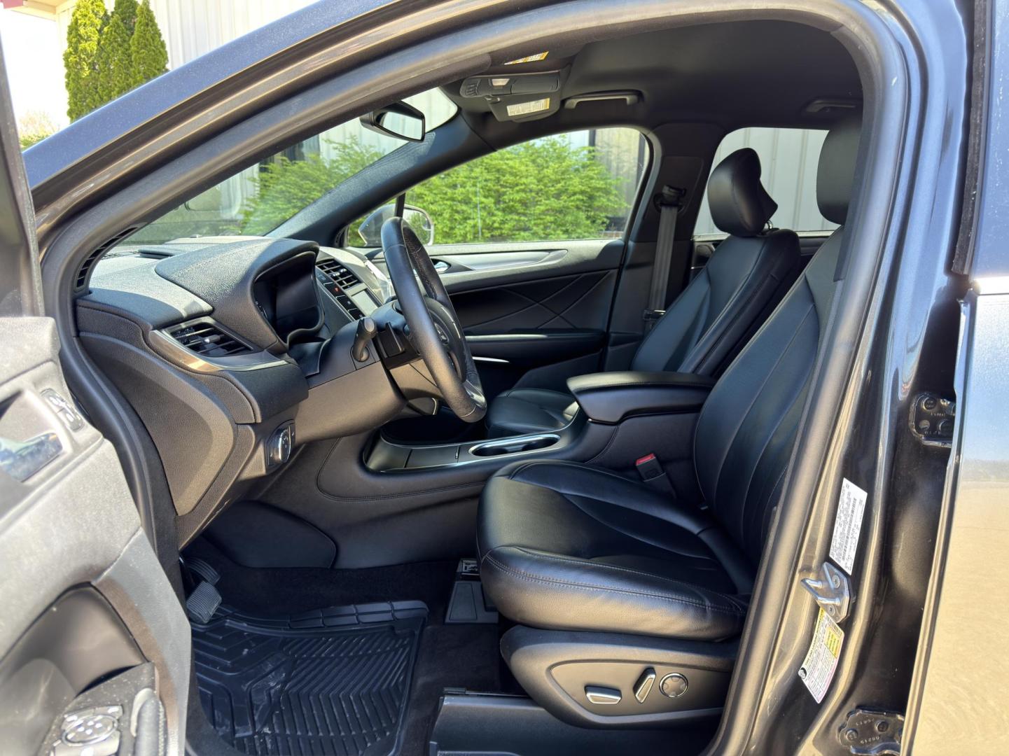 2019 GRAY /Black Lincoln MKC Premiere FWD (5LMCJ1C96KU) with an 2.0L 4 Cyl. engine, Automatic transmission, located at 2990 Old Orchard Rd., Jackson, MO, 63755, 37.354214, -89.612106 - 2019 Lincoln MKC Premiere 53xxx miles Front Wheel Drive 2.0L 4 Cyl. Automatic Leather Backup Camera Power/Heated Seats Bluetooth Remote Start Cruise Power Windows/Locks/Mirrors We have financing available and we accept trades! Fill out a credit application on our website or come by today - Photo#14