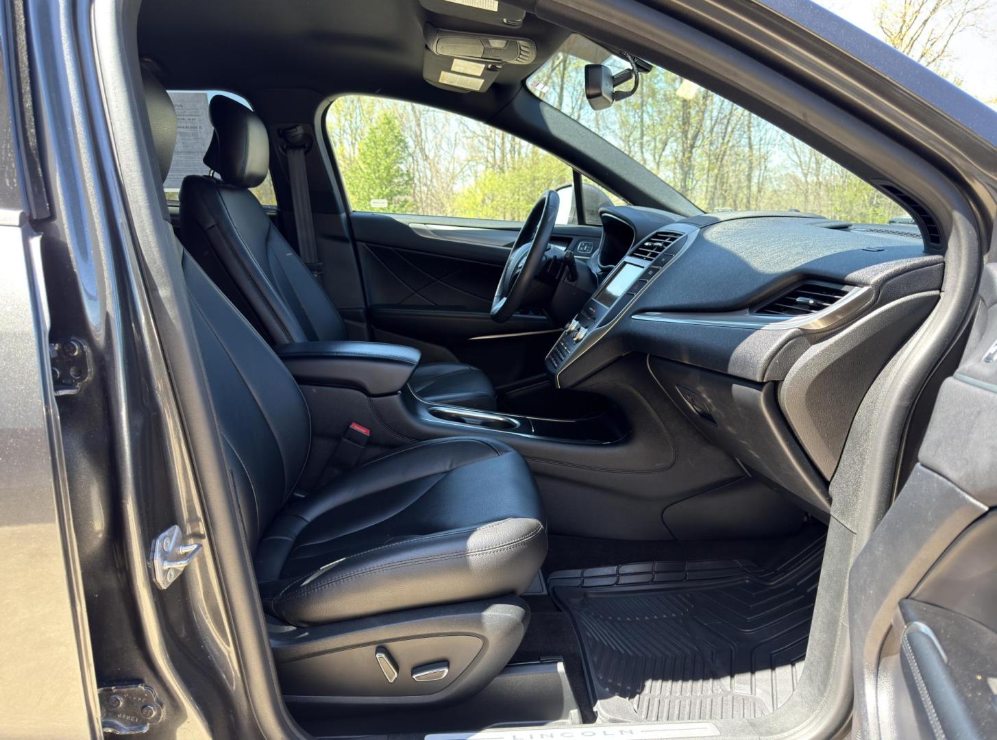 2019 GRAY /Black Lincoln MKC Premiere FWD (5LMCJ1C96KU) with an 2.0L 4 Cyl. engine, Automatic transmission, located at 2990 Old Orchard Rd., Jackson, MO, 63755, 37.354214, -89.612106 - 2019 Lincoln MKC Premiere 53xxx miles Front Wheel Drive 2.0L 4 Cyl. Automatic Leather Backup Camera Power/Heated Seats Bluetooth Remote Start Cruise Power Windows/Locks/Mirrors We have financing available and we accept trades! Fill out a credit application on our website or come by today - Photo#16