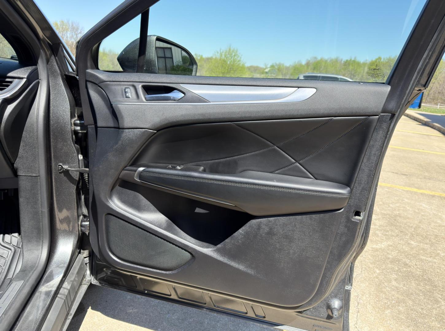 2019 GRAY /Black Lincoln MKC Premiere FWD (5LMCJ1C96KU) with an 2.0L 4 Cyl. engine, Automatic transmission, located at 2990 Old Orchard Rd., Jackson, MO, 63755, 37.354214, -89.612106 - 2019 Lincoln MKC Premiere 53xxx miles Front Wheel Drive 2.0L 4 Cyl. Automatic Leather Backup Camera Power/Heated Seats Bluetooth Remote Start Cruise Power Windows/Locks/Mirrors We have financing available and we accept trades! Fill out a credit application on our website or come by today - Photo#15