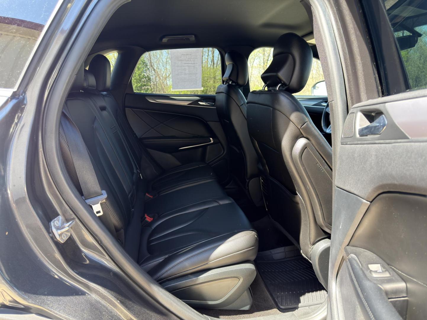 2019 GRAY /Black Lincoln MKC Premiere FWD (5LMCJ1C96KU) with an 2.0L 4 Cyl. engine, Automatic transmission, located at 2990 Old Orchard Rd., Jackson, MO, 63755, 37.354214, -89.612106 - 2019 Lincoln MKC Premiere 53xxx miles Front Wheel Drive 2.0L 4 Cyl. Automatic Leather Backup Camera Power/Heated Seats Bluetooth Remote Start Cruise Power Windows/Locks/Mirrors We have financing available and we accept trades! Fill out a credit application on our website or come by today - Photo#18