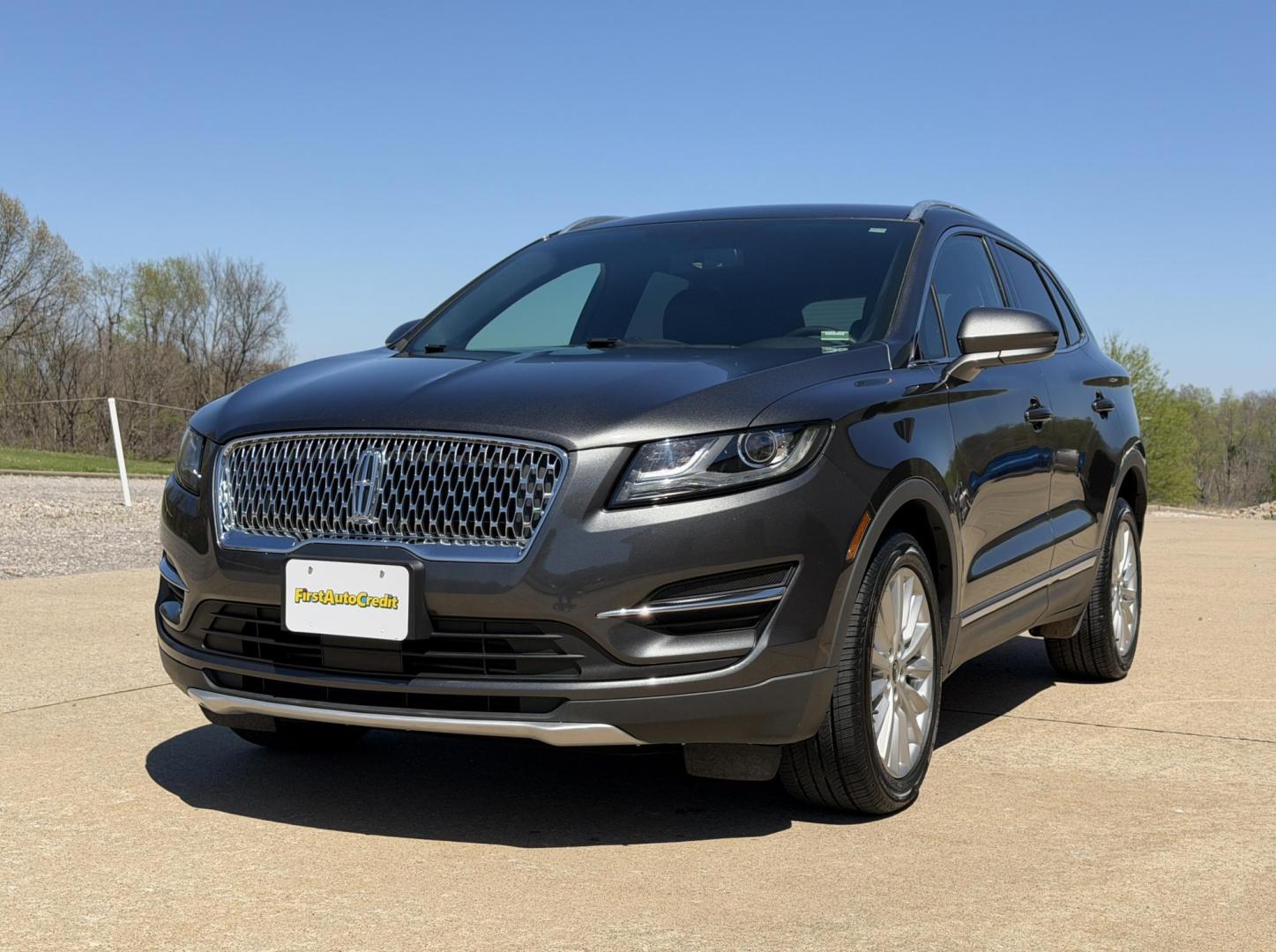 2019 GRAY /Black Lincoln MKC Premiere FWD (5LMCJ1C96KU) with an 2.0L 4 Cyl. engine, Automatic transmission, located at 2990 Old Orchard Rd., Jackson, MO, 63755, 37.354214, -89.612106 - 2019 Lincoln MKC Premiere 53xxx miles Front Wheel Drive 2.0L 4 Cyl. Automatic Leather Backup Camera Power/Heated Seats Bluetooth Remote Start Cruise Power Windows/Locks/Mirrors We have financing available and we accept trades! Fill out a credit application on our website or come by today - Photo#6